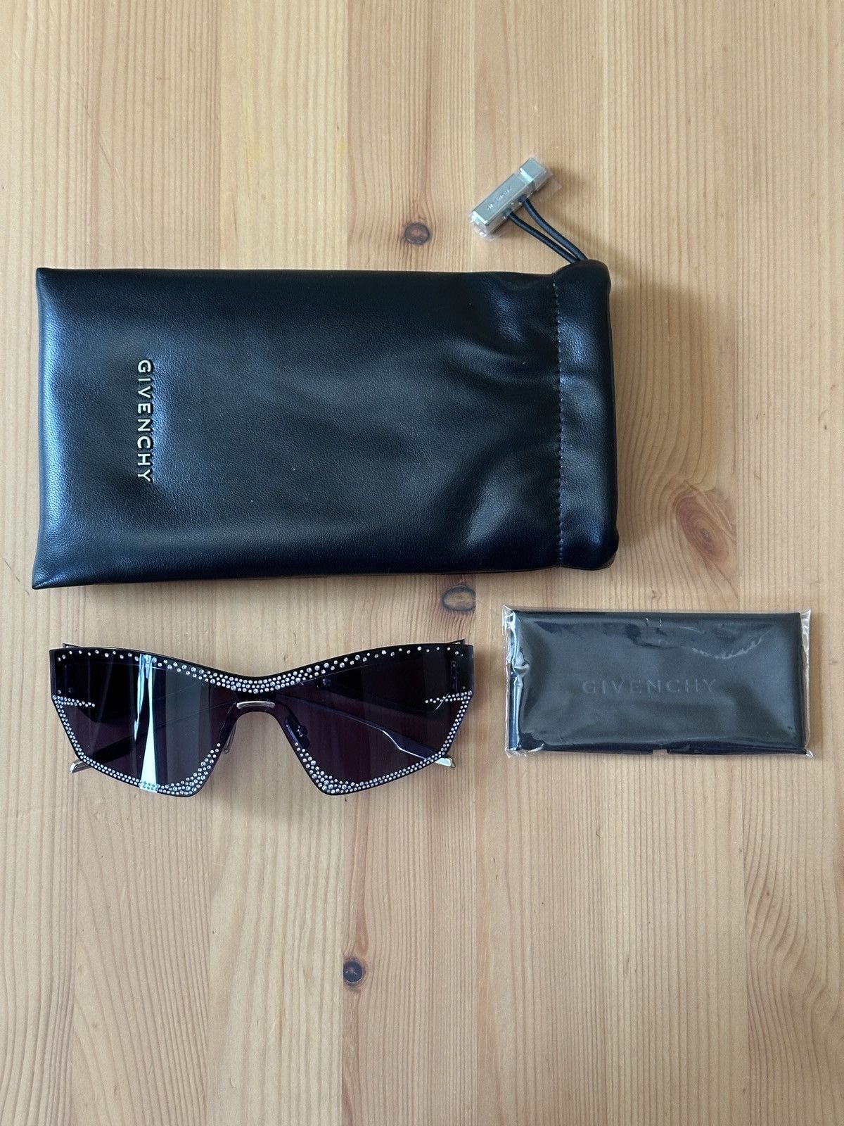 Givenchy Givenchy Giv Cut Crystal Sunglasses Size ONE SIZE - 2 Thumbnail