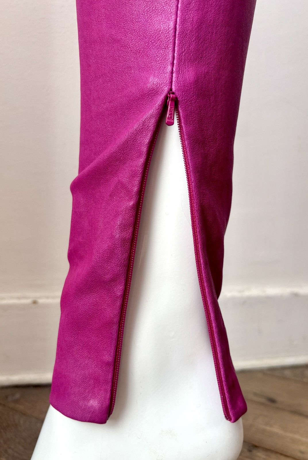 Balenciaga Balenciaga leather pink trousers XS Size 25" / US 0 / IT 36 - 12 Thumbnail