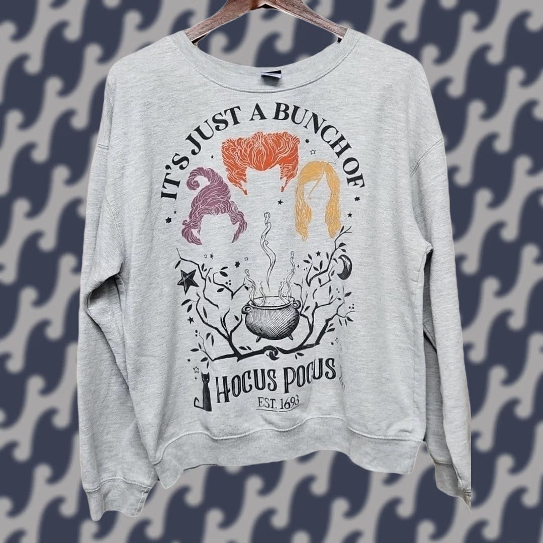 Vintage Disney Hocus Pocus Women’s Sweatshirt L Sanderson Sisters Graphic Pullover Crew Neck Gray Cotton Blend Juniors Activewear Sweatshirt Women Size L / US 10 / IT 46 - 1 Thumbnail