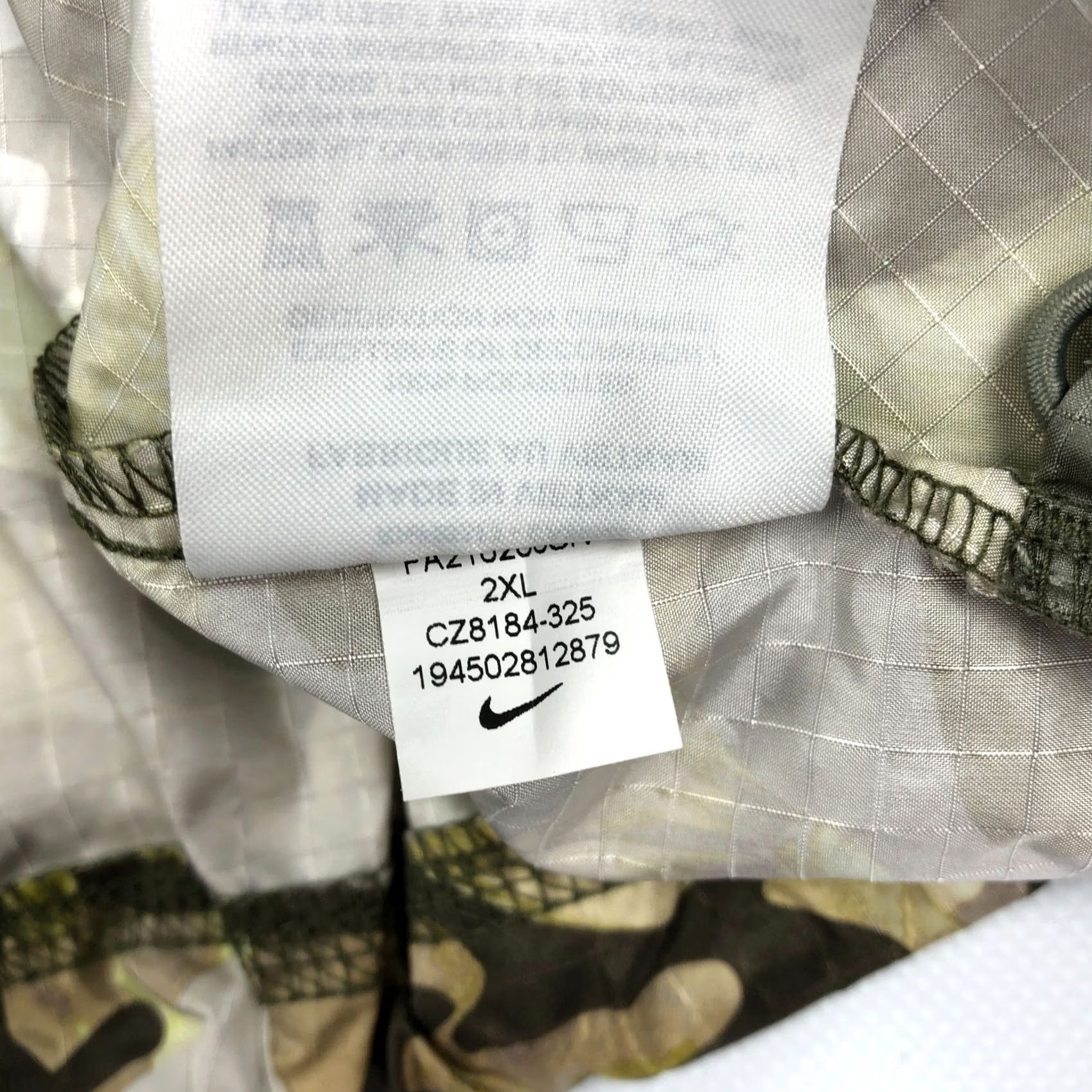 Nike Nike Track Jacket Windbreaker Women's 2XL Floral Cropped Polyester Zip Activewear Running Windbreaker Size XXL / US 16-18 / IT 52-54 - 5 Thumbnail