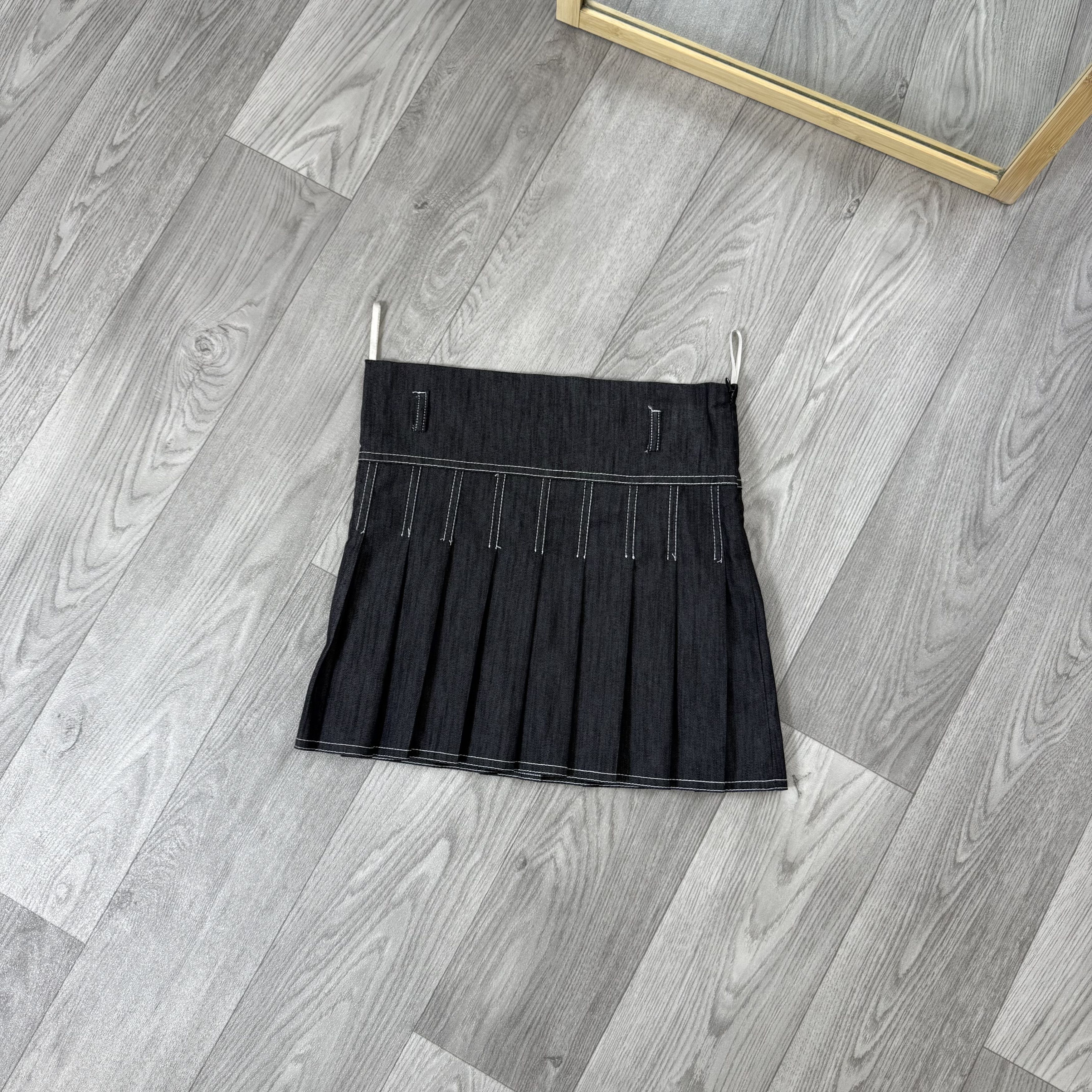 Vintage Vintage Grey Tennis Y2K Mini Skirt Size 26" / US 2 / IT 38 - 1 Thumbnail