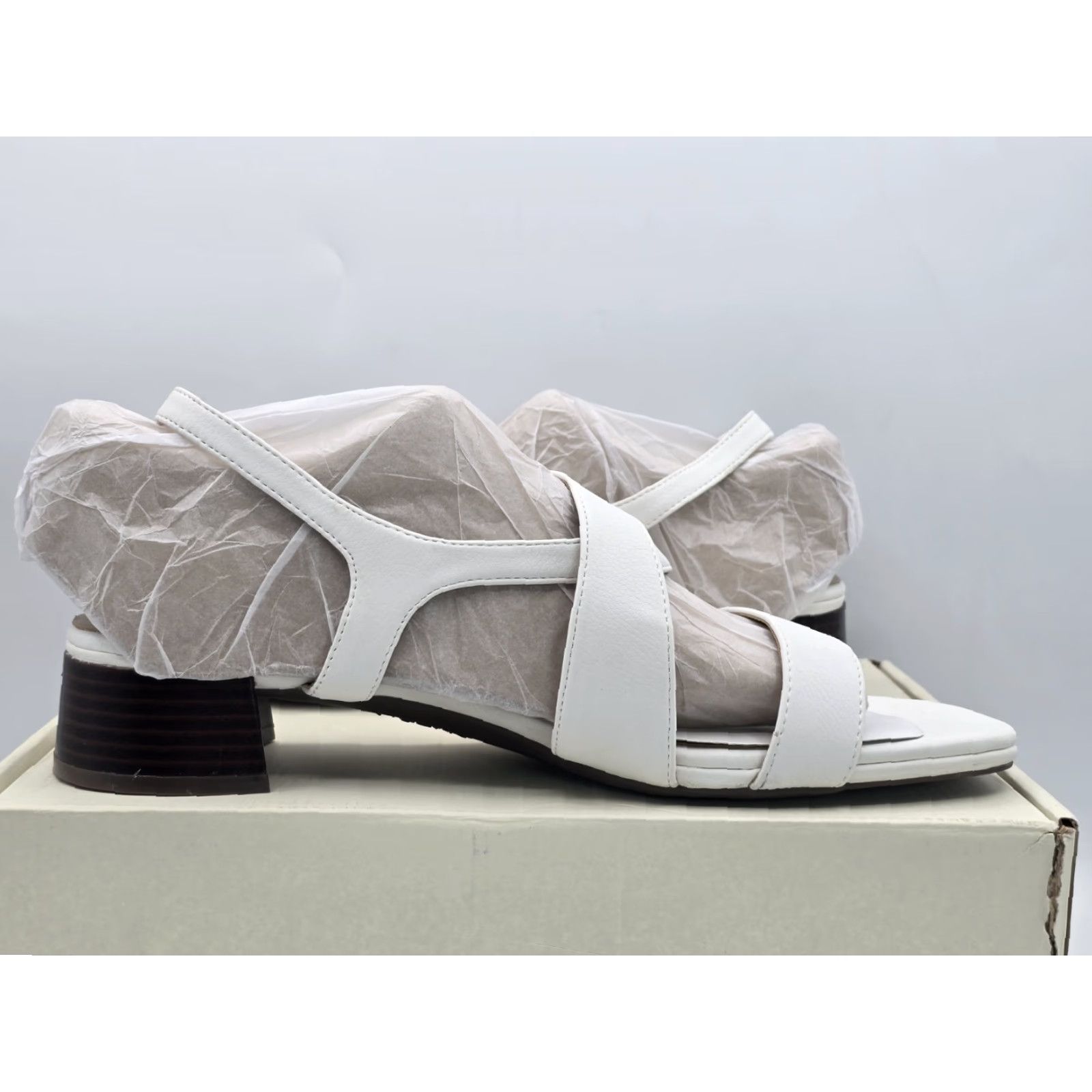 Vintage LifeStride Women's Jordan Strappy Heeled Sandals White Size 6.5 Size US 4 / IT 34 - 6 Thumbnail