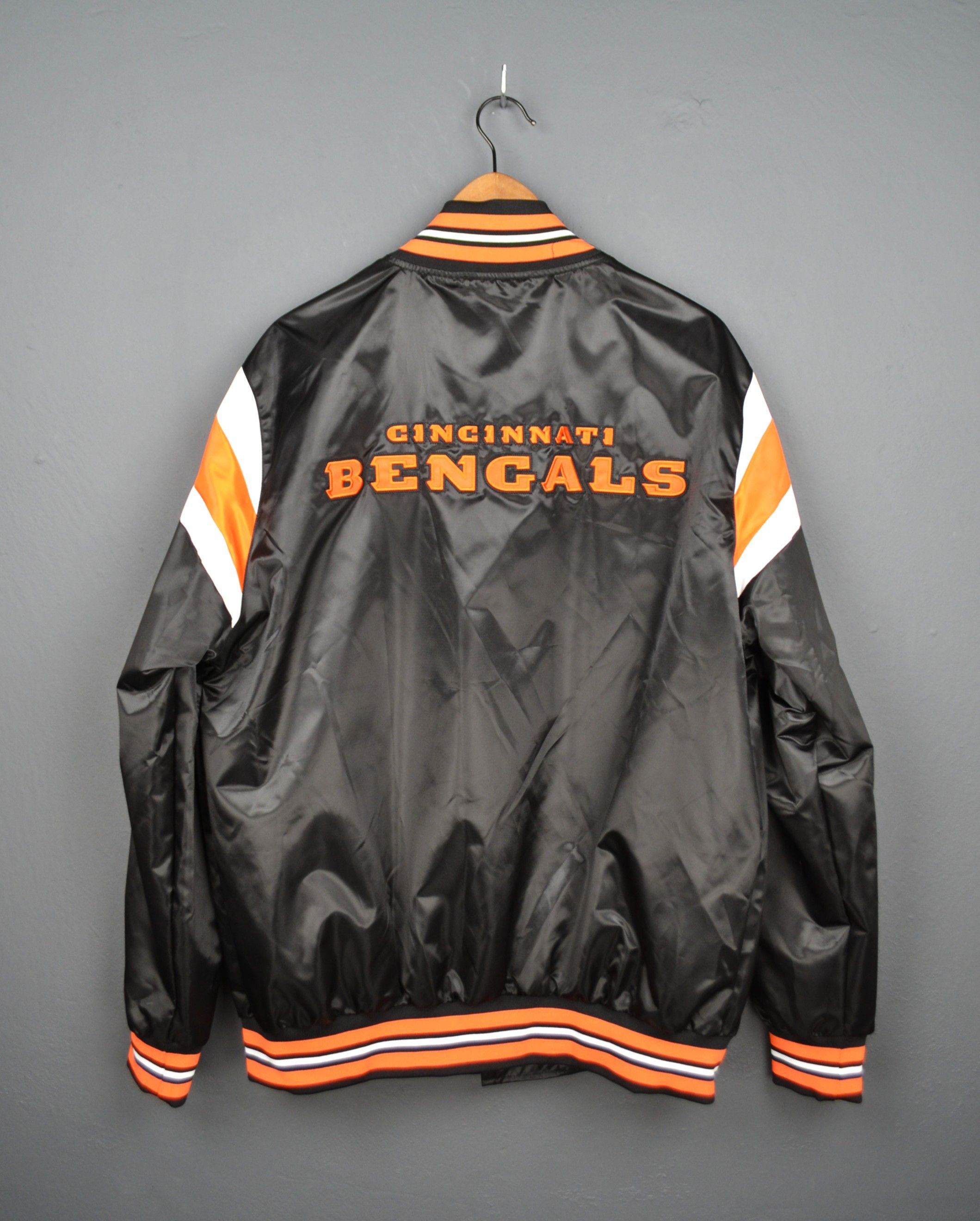Starter Cincinnati Bengals Starter Jacket XL Rare Black Orange Size US XL / EU 56 / 4 - 2 Thumbnail
