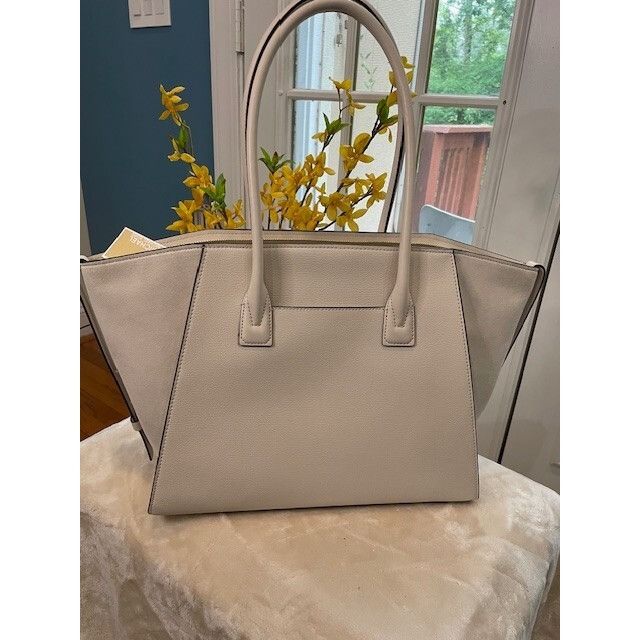 Michael Kors NWT Michael Kors Avril Extra Large Top Zip Tote Shoulder Lea Size ONE SIZE - 2 Thumbnail