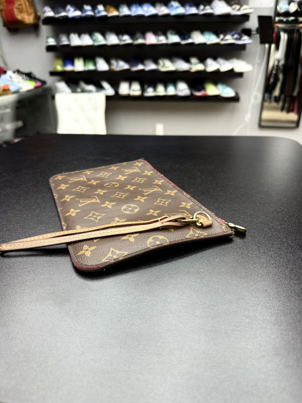 Louis Vuitton Louis Vuitton Neverfull MM Pouch wristlet wallet Size ONE SIZE - 11 Thumbnail