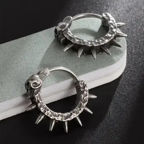 Other Black Skull Rivet Earrings Size ONE SIZE - 4 Thumbnail