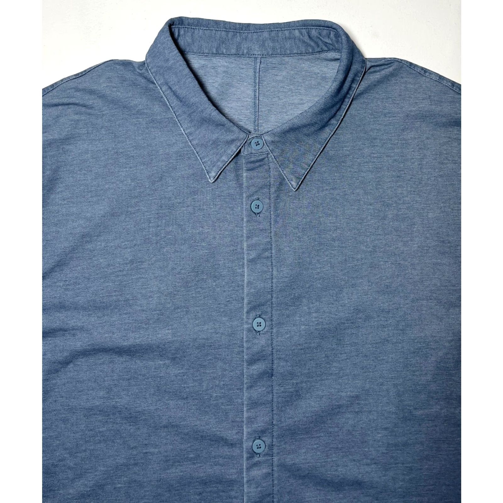 Lululemon Lululemon Men's Long Sleeve Shirt Blue XL/2XL Button-Up, Classic, Casual, Regular Fit, Breathable, All Seasons Size US XL / EU 56 / 4 - 5 Thumbnail