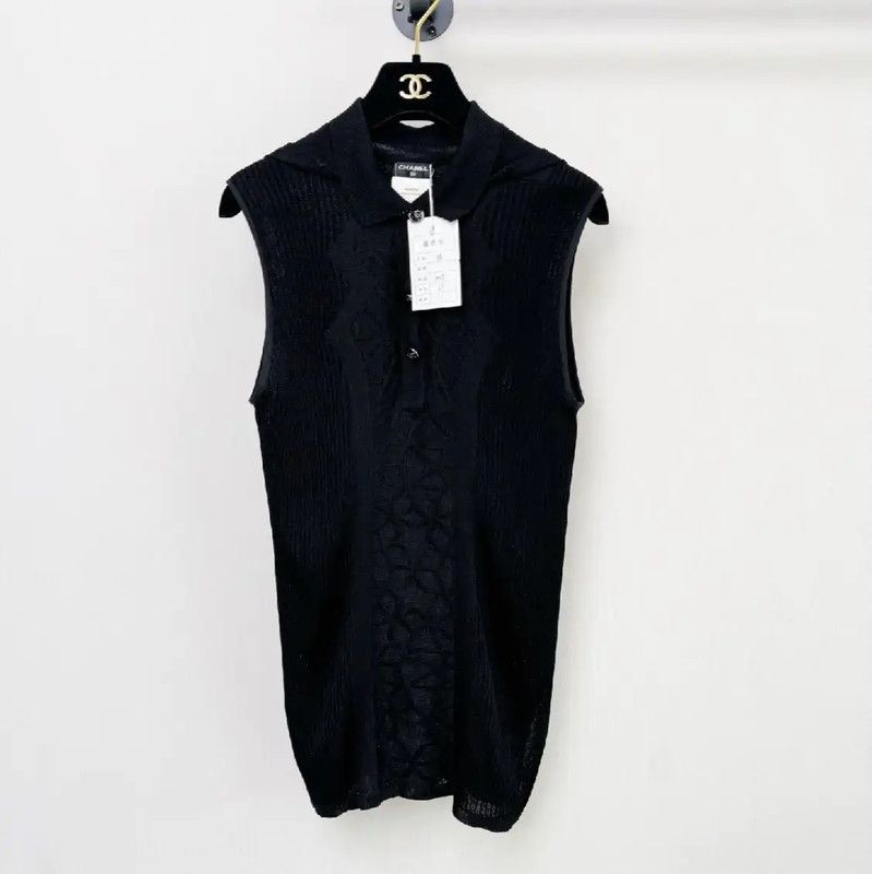 Chanel Black Sleeveless Sweater with Collar 0089