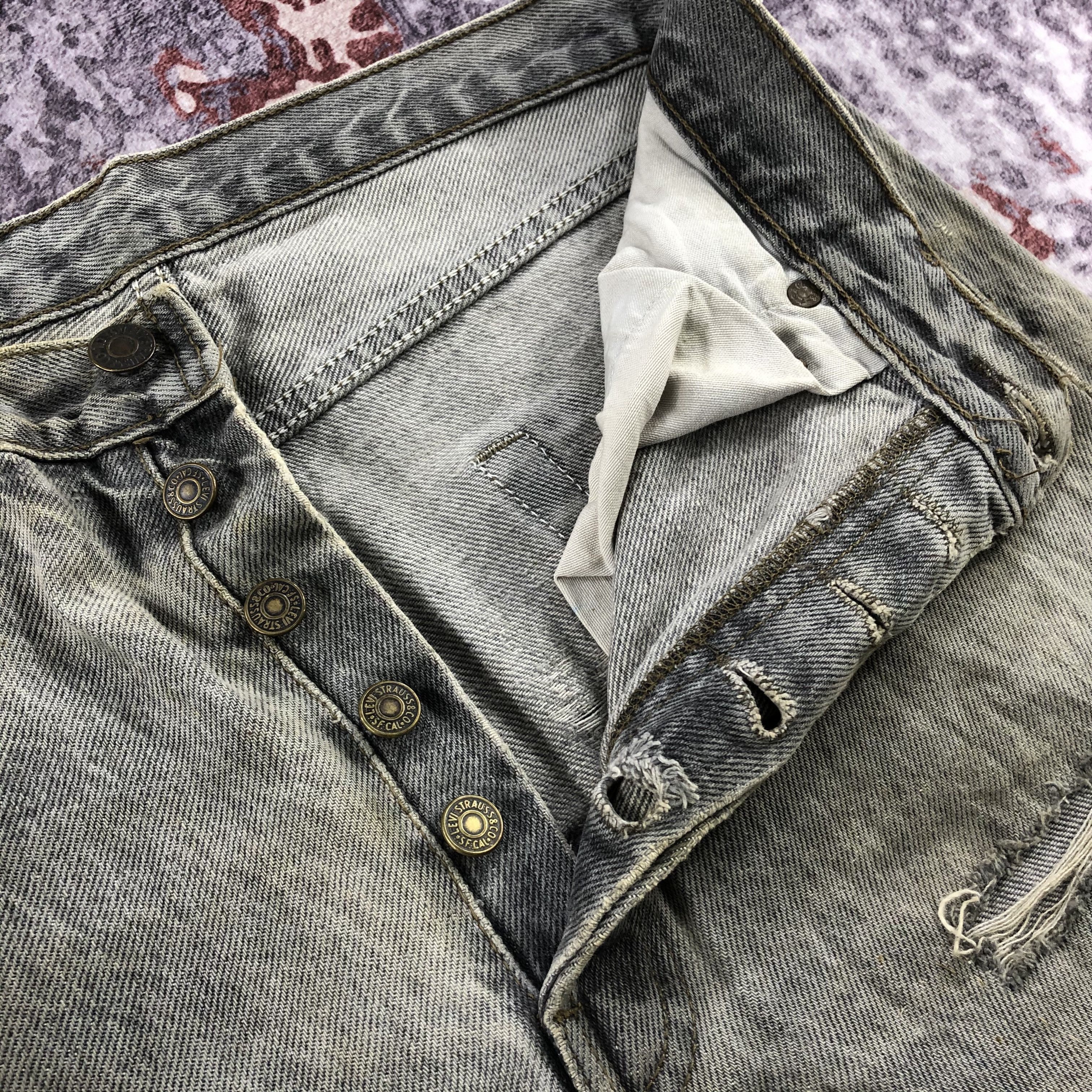 Levi's Vintage 90s Distress Levis 501 Jeans-JM2559 Size US 33 - 14 Thumbnail