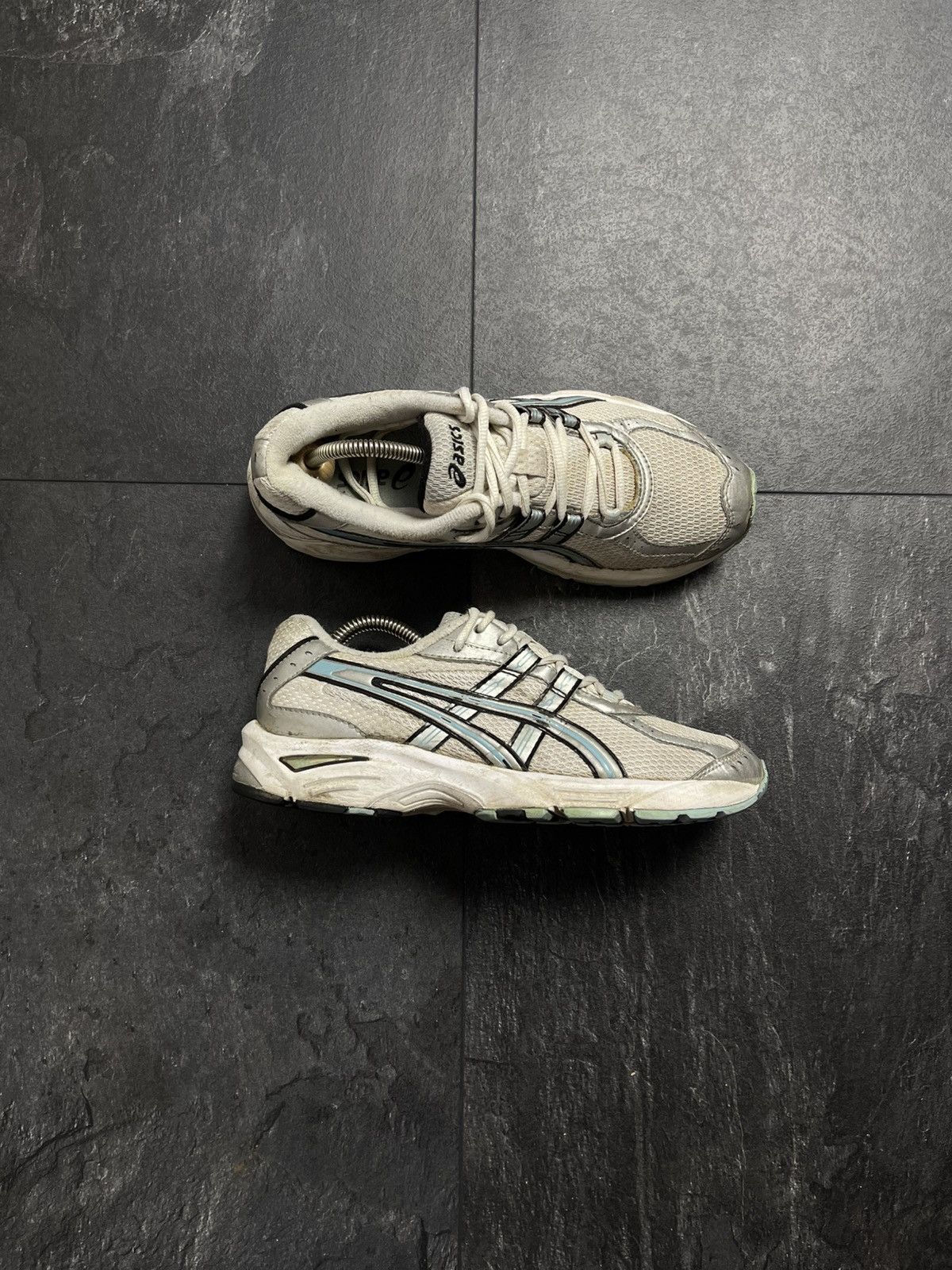 Asics Vintage asics rare low top hype sneakers Size US 6 / EU 39 - 1 Thumbnail