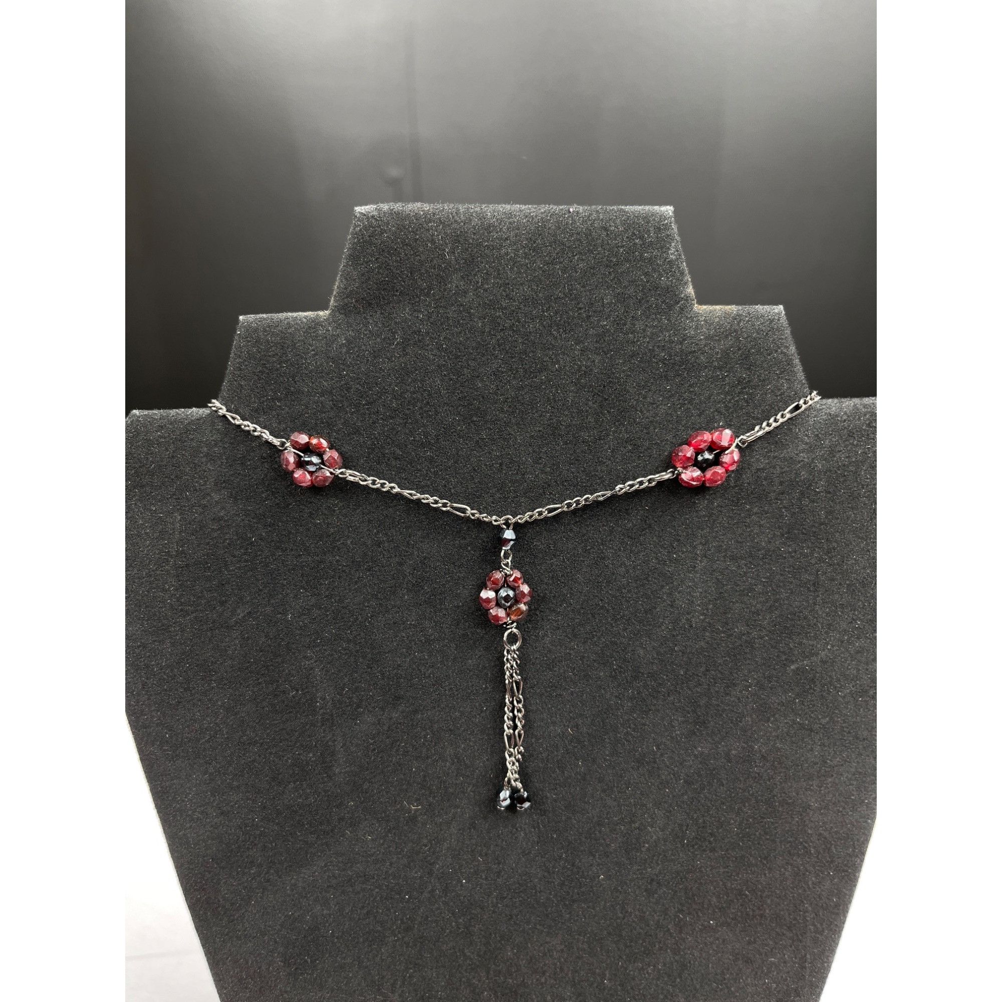 Vintage Vintage SKU 052 Silver Chain Necklace With Red Beaded Floral Size ONE SIZE - 2 Thumbnail