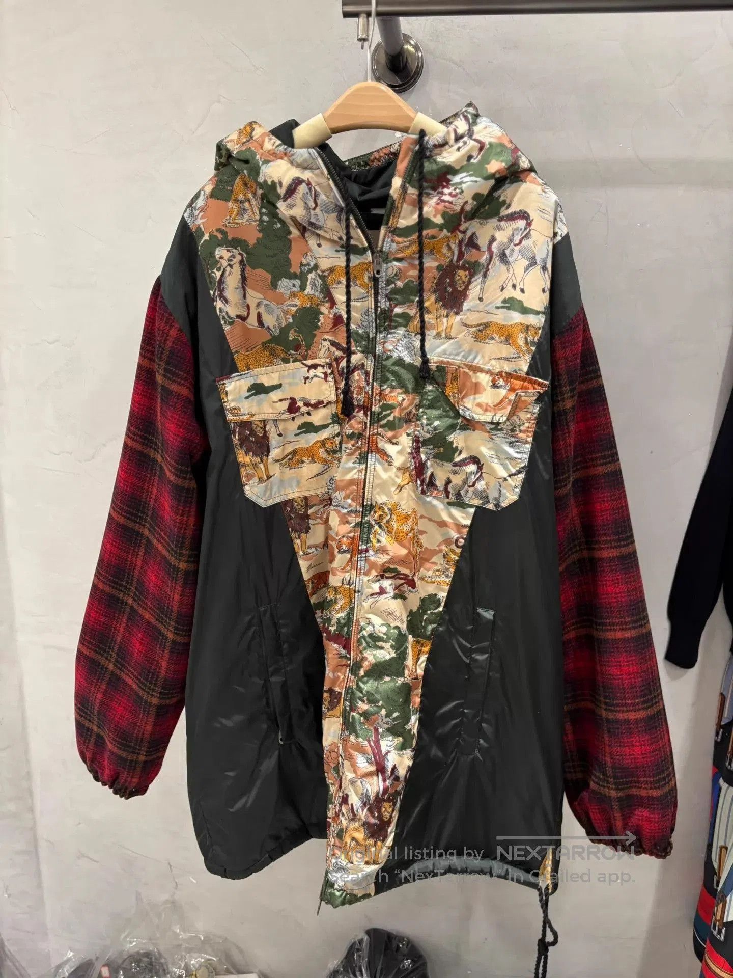 Gucci Hooded Multi Animal Print Light Jacket. Size US M / EU 48-50 / 2 - 1 Thumbnail