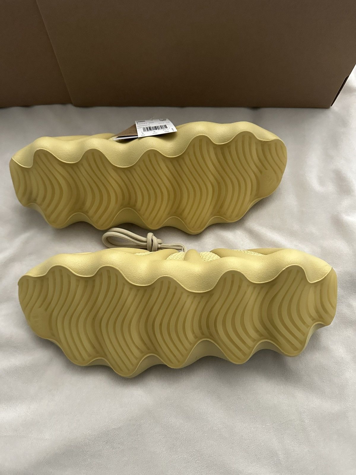 Yeezy Yeezy 450 Sulfur Size US 9.5 / EU 42-43 - 3 Thumbnail