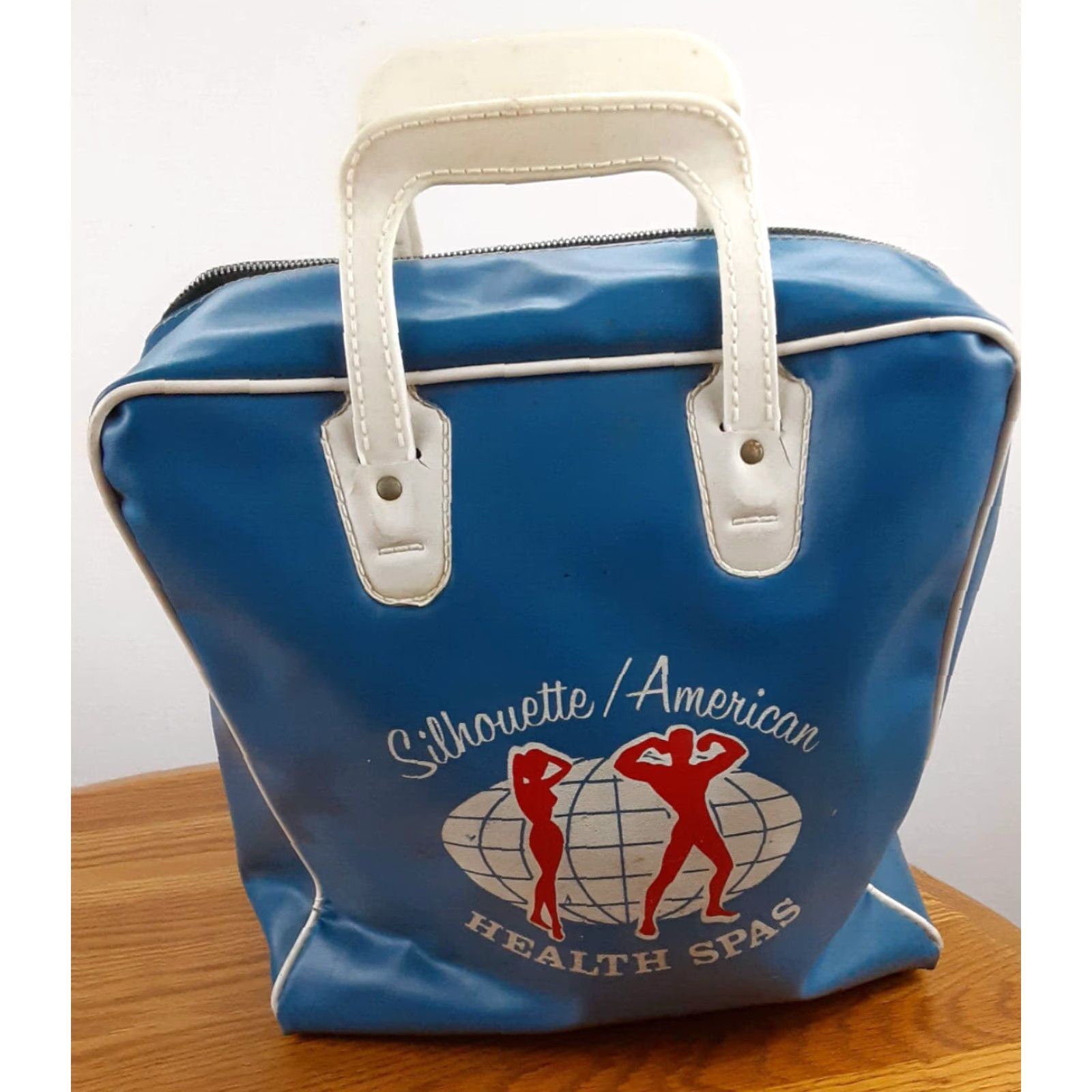 Vintage VINTAGE Silhouette/America Health Spas Gym-Duffle Bag 1980's Michigan Duffle Men Medium Blue/White Vinyl Zipper 80s Size ONE SIZE - 2 Thumbnail