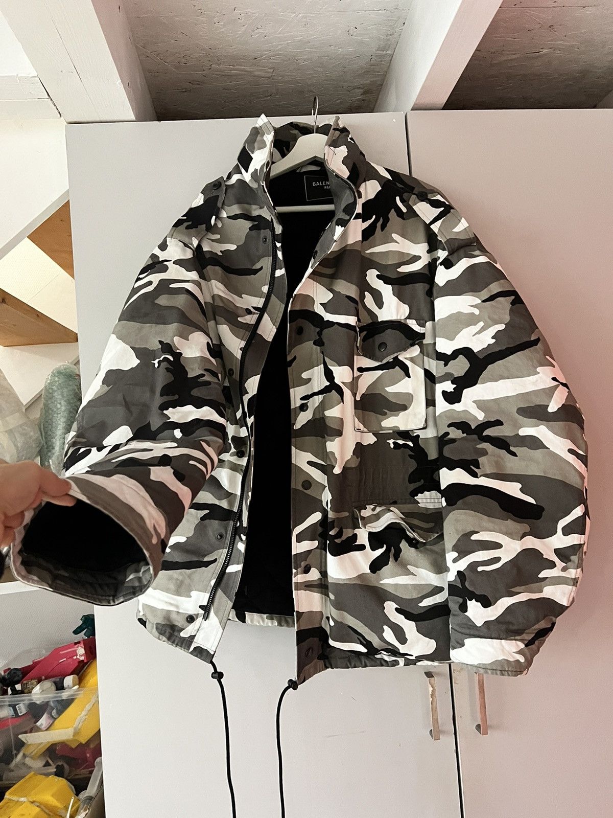 image of Balenciaga Jacket in Snow Camo, Men's (Size Medium)