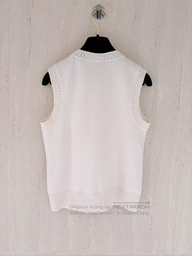 Chanel Chanel 23K white camelia vest Size XS / US 0-2 / IT 36-38 - 2 Thumbnail
