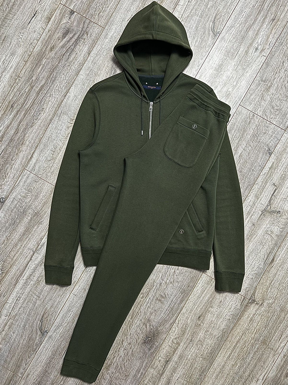 Louis Vuitton LOUIS VUITTON Sweatsuit LV Logo Cotton Zip Hoodie/Pants Set Size US M / EU 48-50 / 2 - 4 Thumbnail