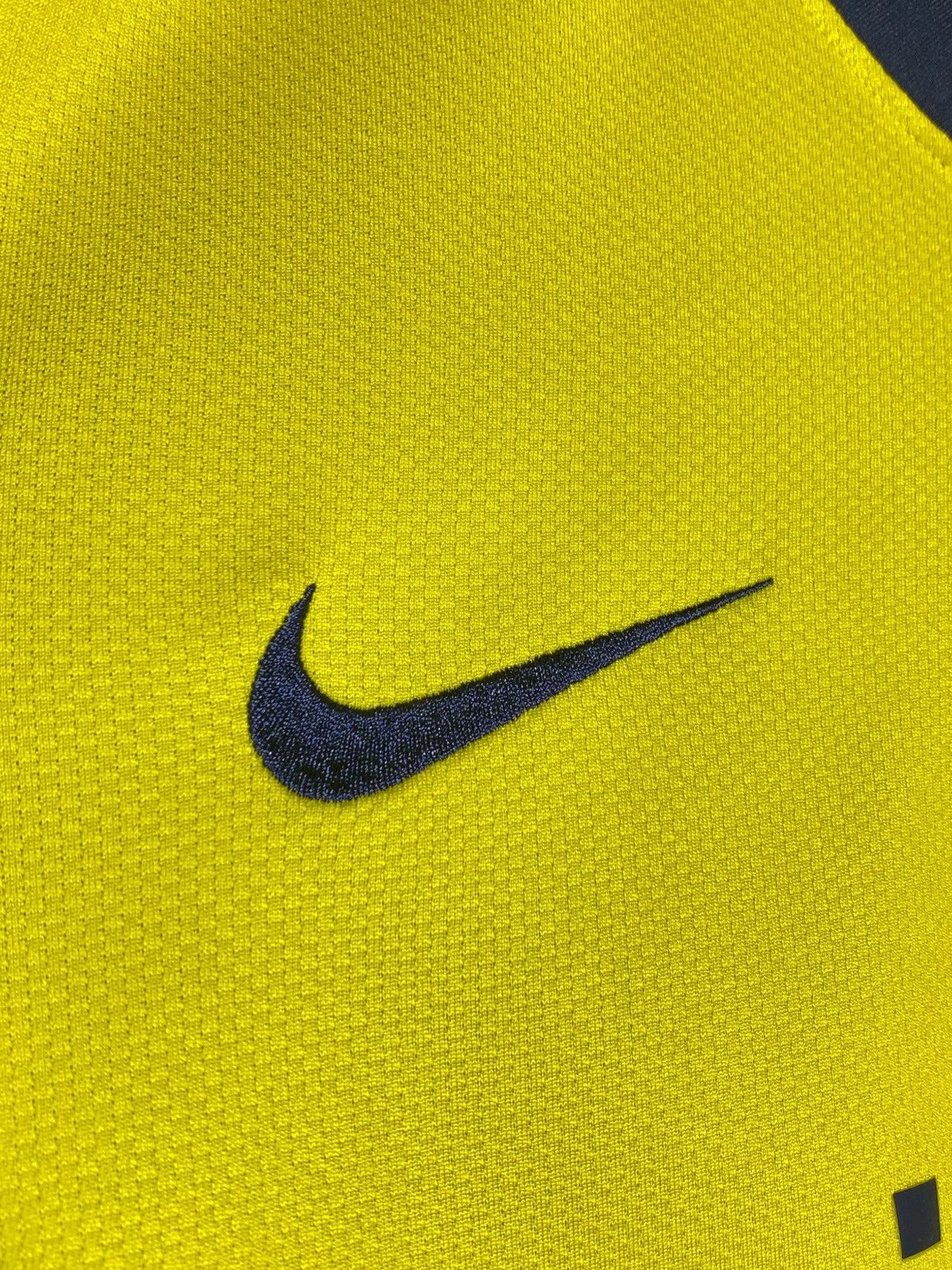Nike Vintage Nike FC Barcelona 2008 2009 Away Football Shirt Size US M / EU 48-50 / 2 - 9 Thumbnail