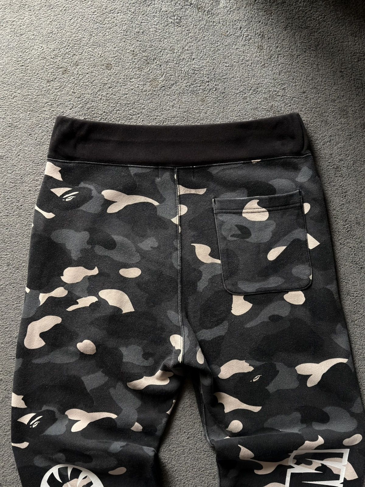 Bape BAPE City Camo Shark Sweat Pants Black Glow In The Dark Size US 32 / EU 48 - 8 Thumbnail