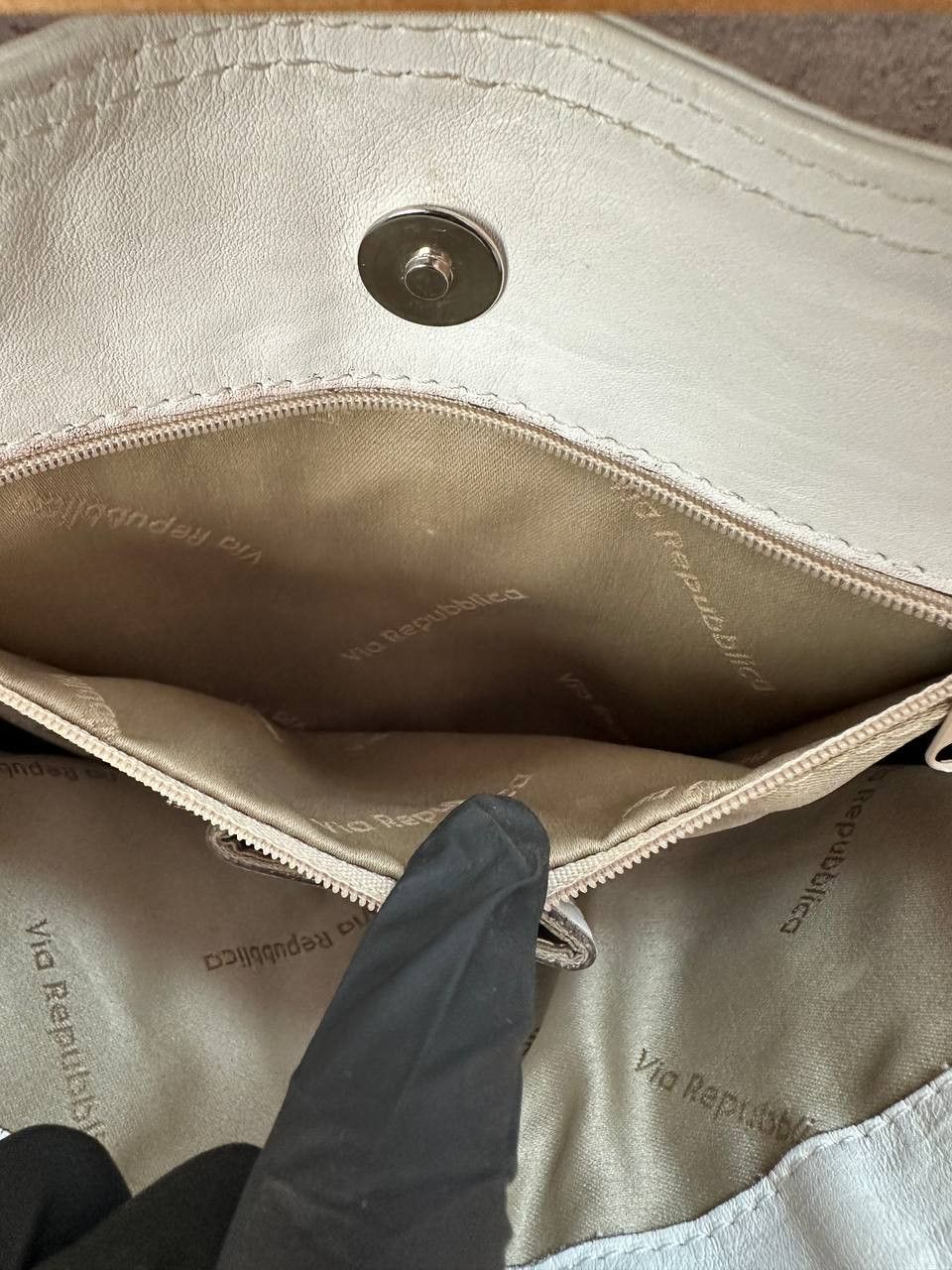 Russell & Bromley Russell & Bromley Leather Shoulder Tote Bag Buckle Size ONE SIZE - 12 Thumbnail