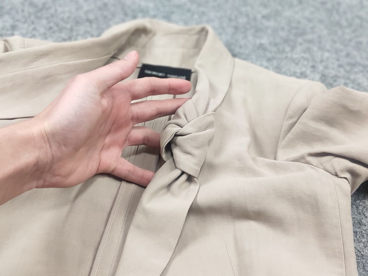 Giorgio Armani Giorgio Armani Knot lapel linen blend Beige Blazer Jacket Size M / US 6-8 / IT 42-44 - 15 Thumbnail