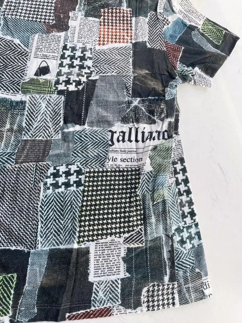 John Galliano John Galliano Newspaper collage print T-shirt 2504-Nextarro Size US S / EU 44-46 / 1 - 6 Thumbnail