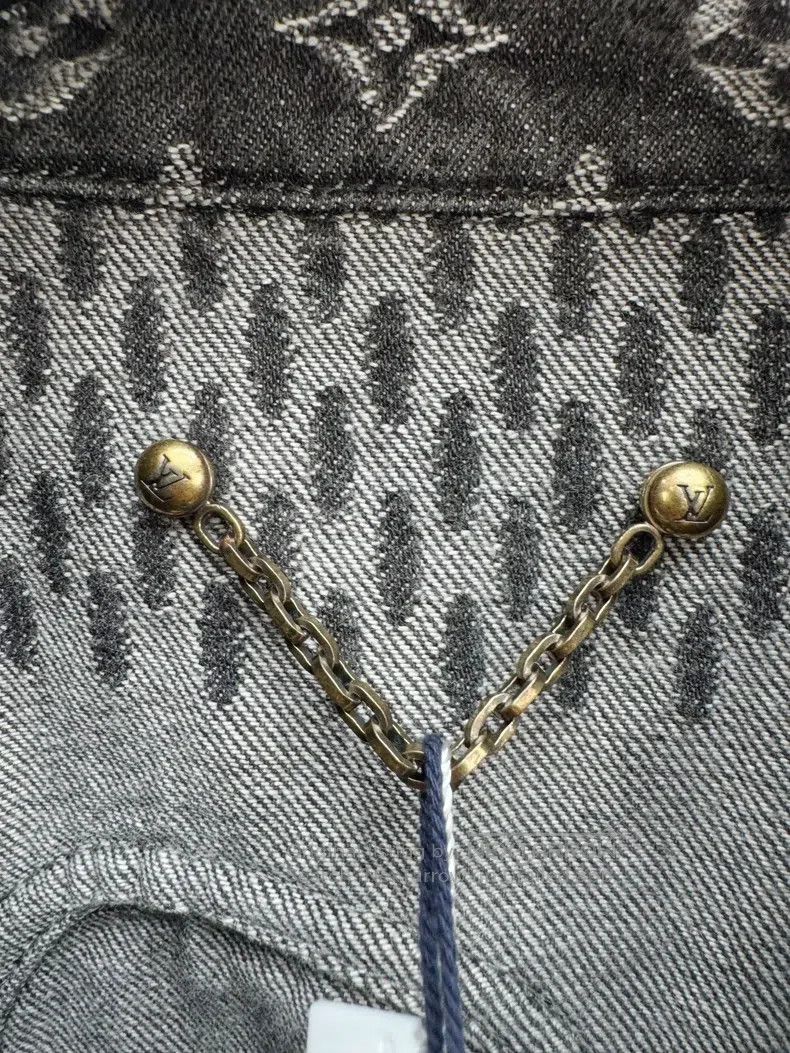Louis Vuitton Louis Vuitton Full Logo Denim Jacket Size US S / EU 44-46 / 1 - 2 Thumbnail