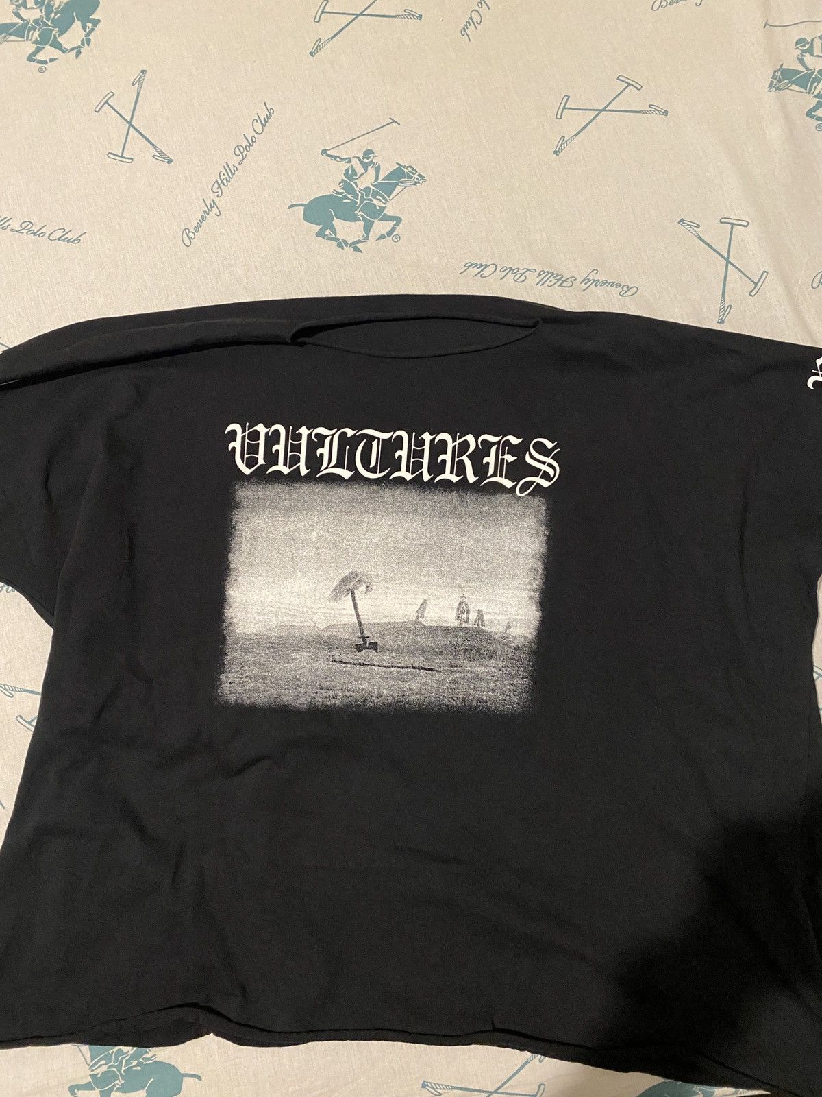 Yeezy Yeezy Vultures Long T Size US L / EU 52-54 / 3 - 1 Thumbnail