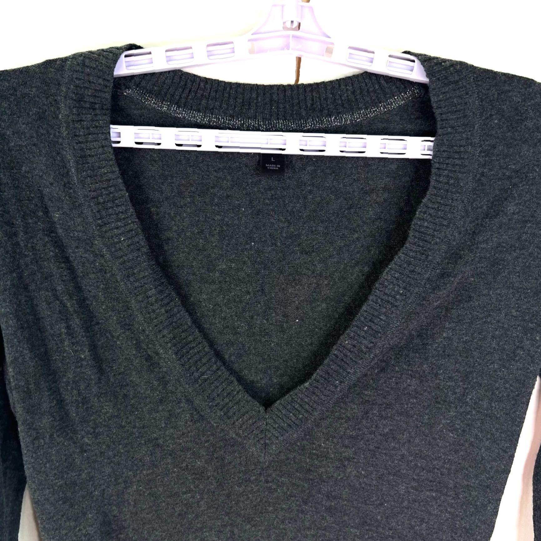 Express EXPRESS Wool V-Neck Sweater Woman Size L Gray Metallic Highlights Dolman Sleeve Knit Pullover 100% Wool Shirt/Top Women’s Apparel Size L / US 10 / IT 46 - 3 Thumbnail