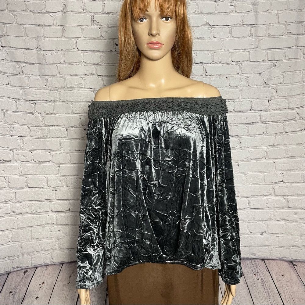 LOLA + SOPHIE Lola & Sophia Off The Shoulder Crushed Velvet Grey Top Size Size M / US 6-8 / IT 42-44 - 1 Thumbnail