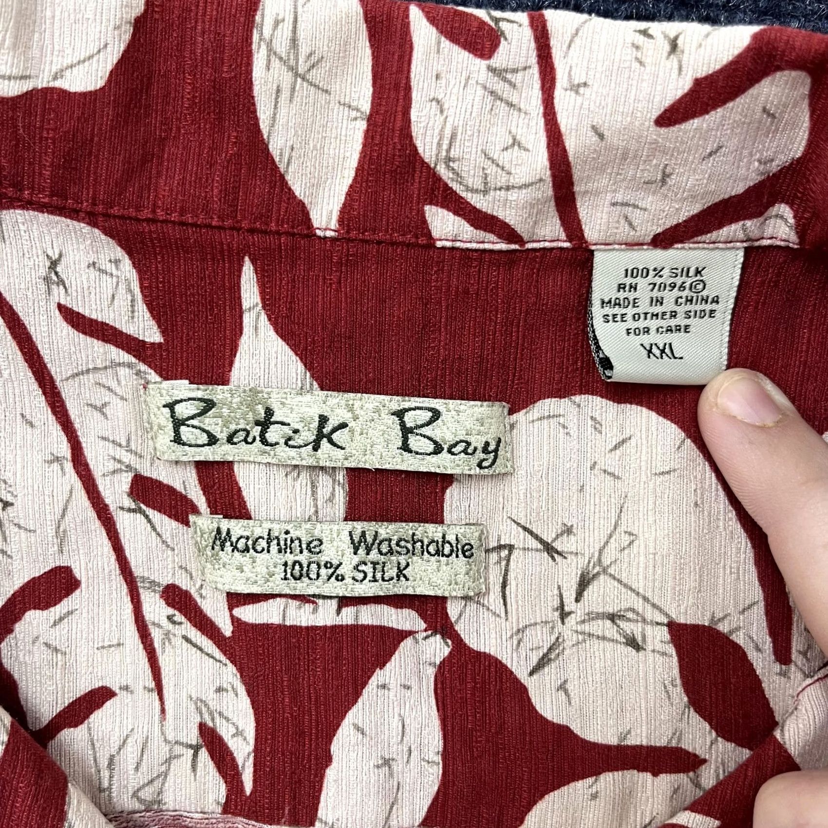 Vintage Batik Bay Shirt Mens 2XL Red Hawaiian Silk Short Sleeve Button Up Tropical Size US XXL / EU 58 / 5 - 2 Thumbnail