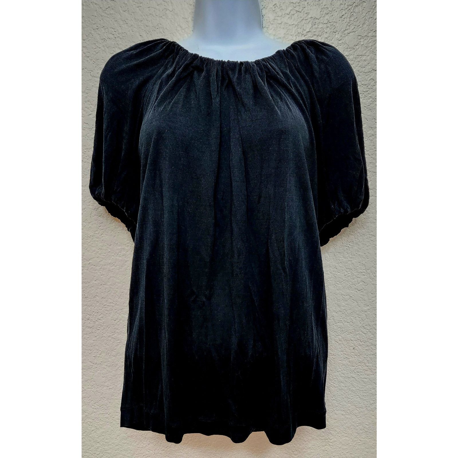 Banana Republic Banana Republic Black Pleated Keyhole Back Silk Top Medium Size M / US 6-8 / IT 42-44 - 1 Thumbnail