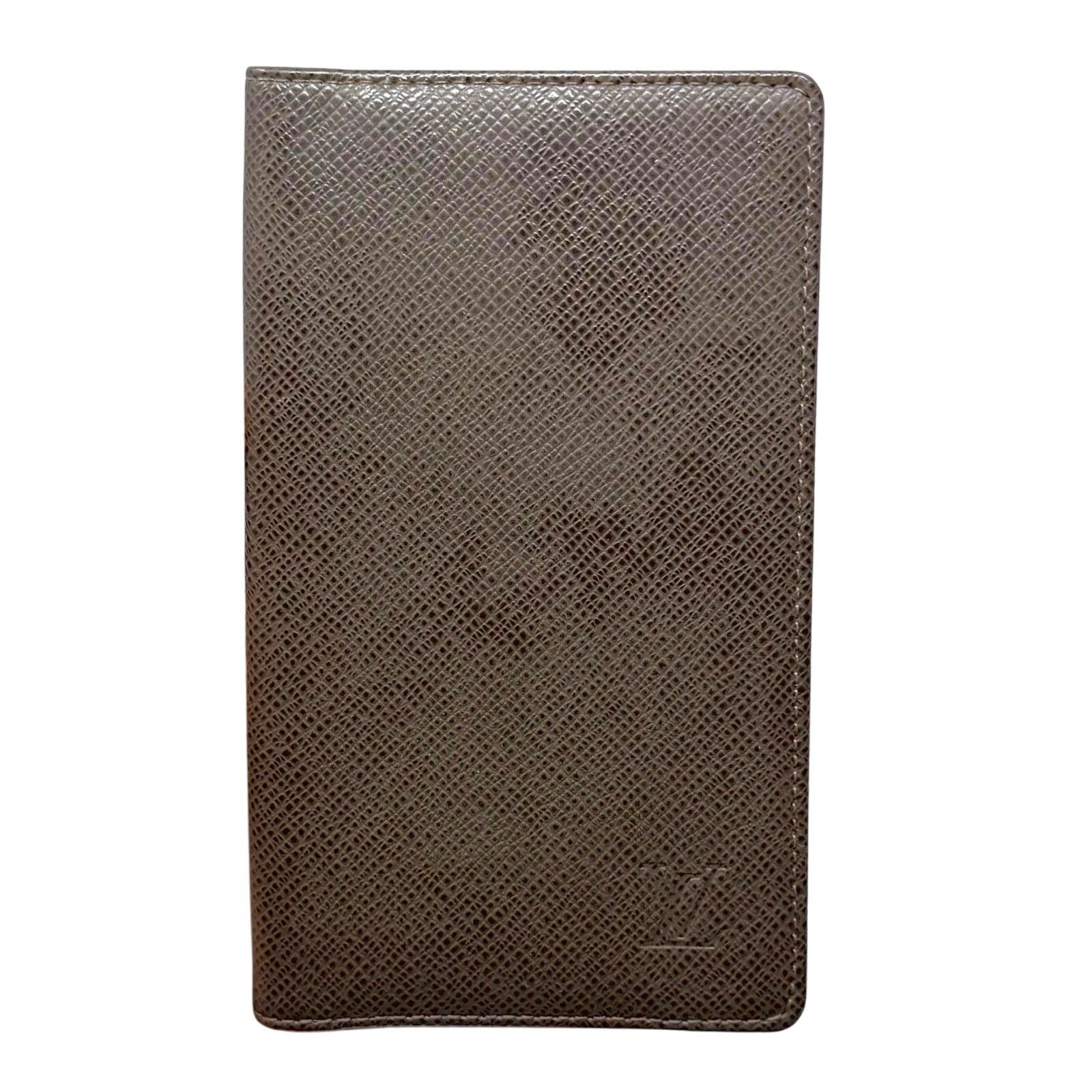 Louis Vuitton Taiga Passport Louis Vuitton Green Taiga Passport - Main Image