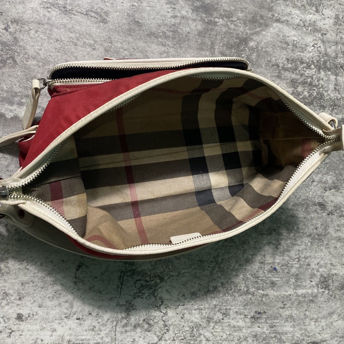Burberry Burberry Red Shoulder Bag Size ONE SIZE - 11 Thumbnail