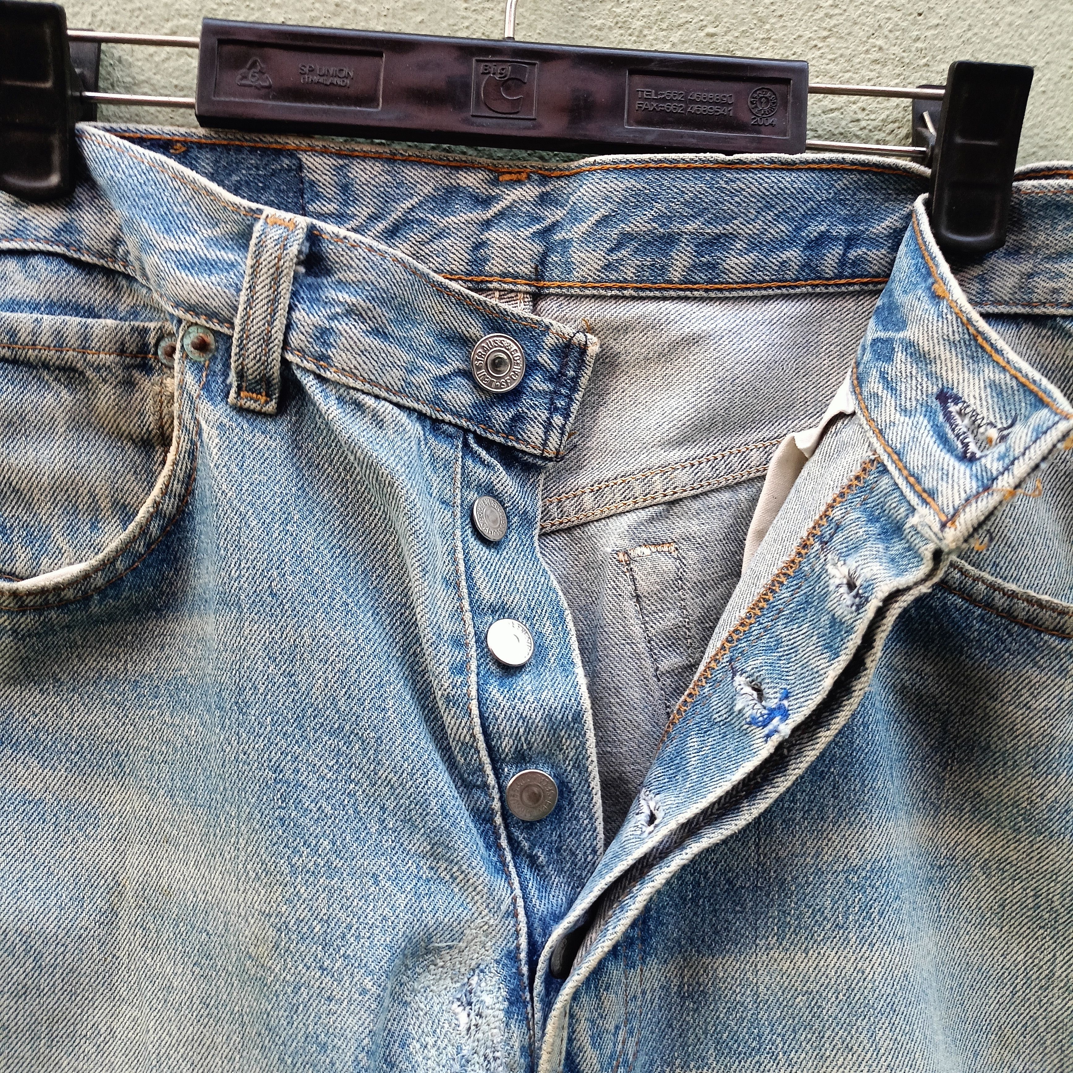 Levi's Vintage Clothing Levi's 501 Distressed jeans Vintage Usa Size US 33 - 13 Thumbnail