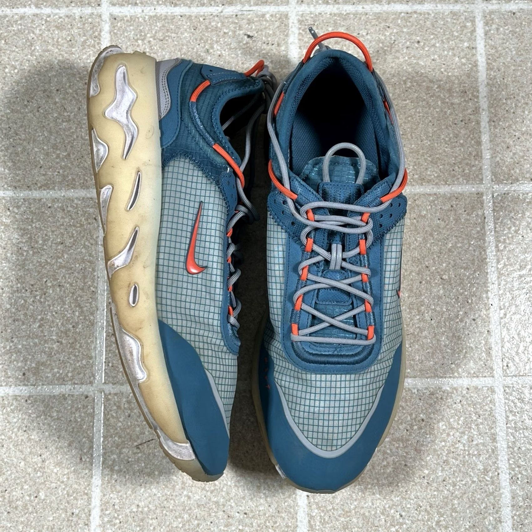 Nike Nike React Live Sneaker Blue 2021 Sz 12 CV1772-401 Mens Size US 12 / EU 45 - 2 Thumbnail