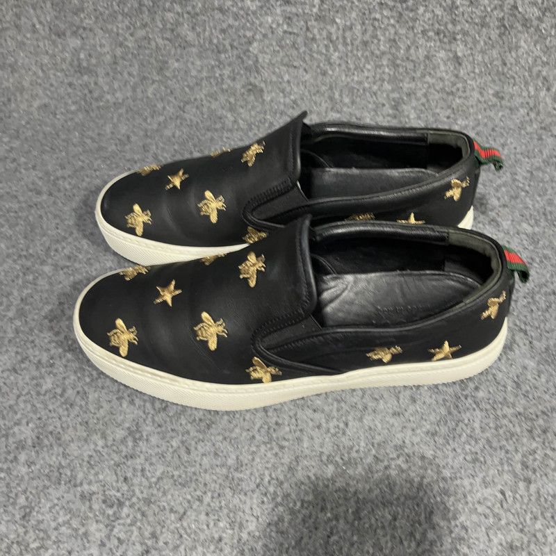 Gucci Gucci Black Leather Bee Embroidered Slip-Ons 0079 Size US 8 / EU 41 - 1 Thumbnail
