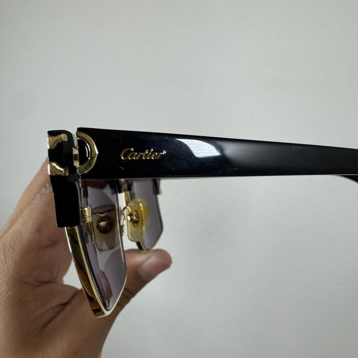 Cartier Cartier Black sunglasses with gold accents Size ONE SIZE - 2 Thumbnail