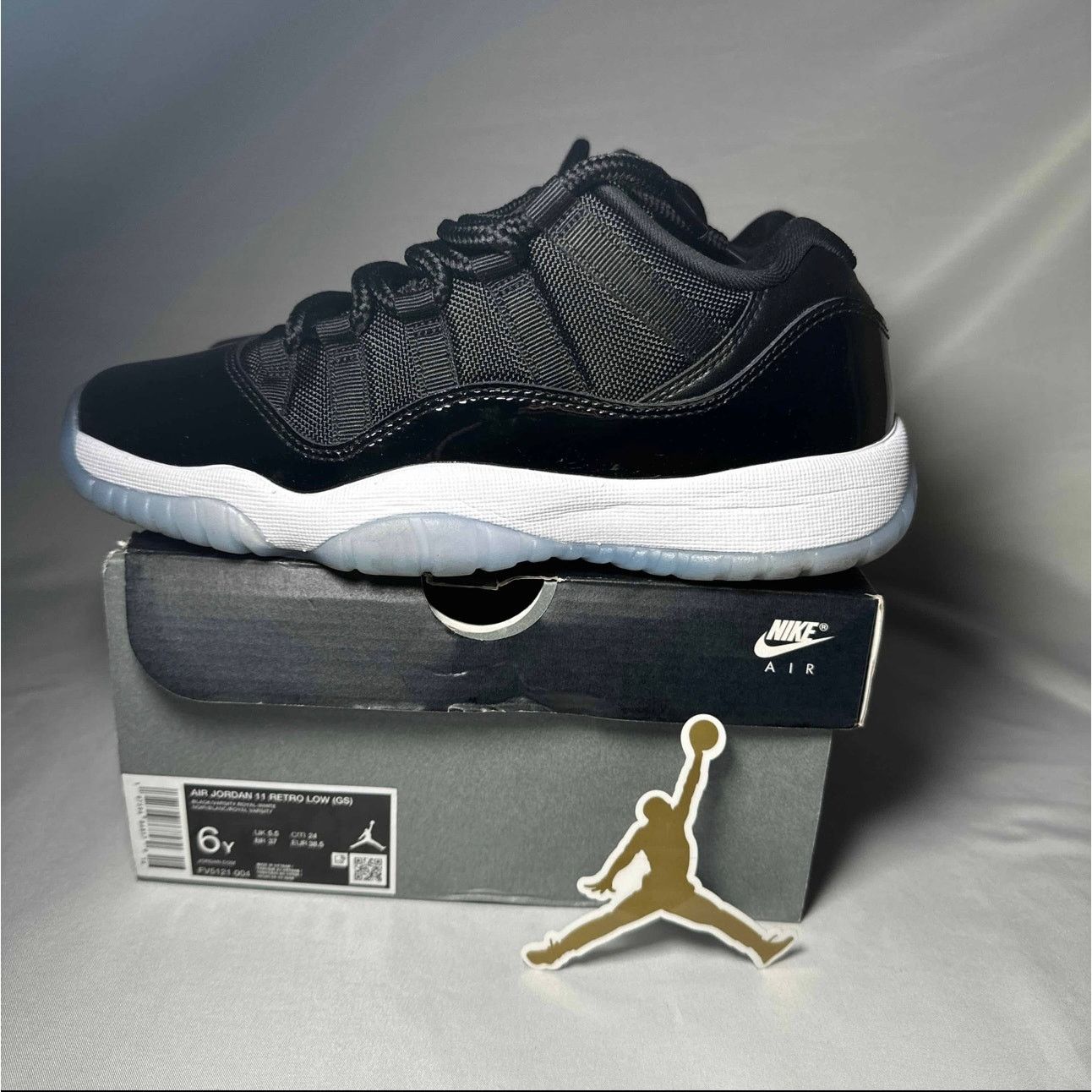 Jordan Brand × Nike Size 6 Nike Air Jordan 11 Retro Low GS Space Jam Men's Shoes Size US 6 / EU 39 - 8 Thumbnail