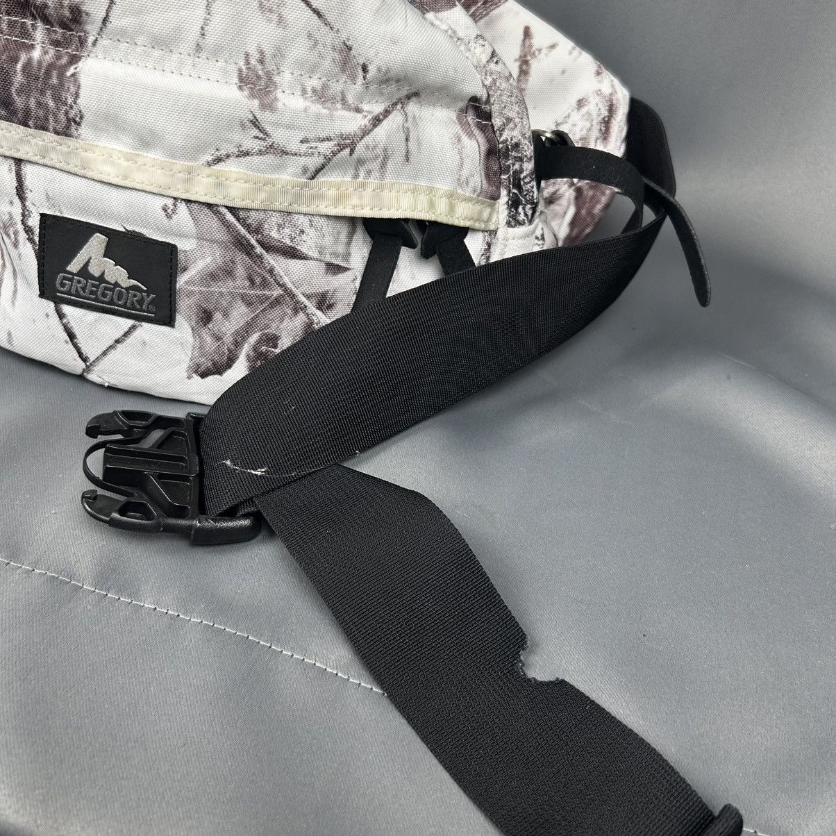 Gregory Vintage Gregory Tailmate S White Timber Waist Bag Size ONE SIZE - 4 Thumbnail