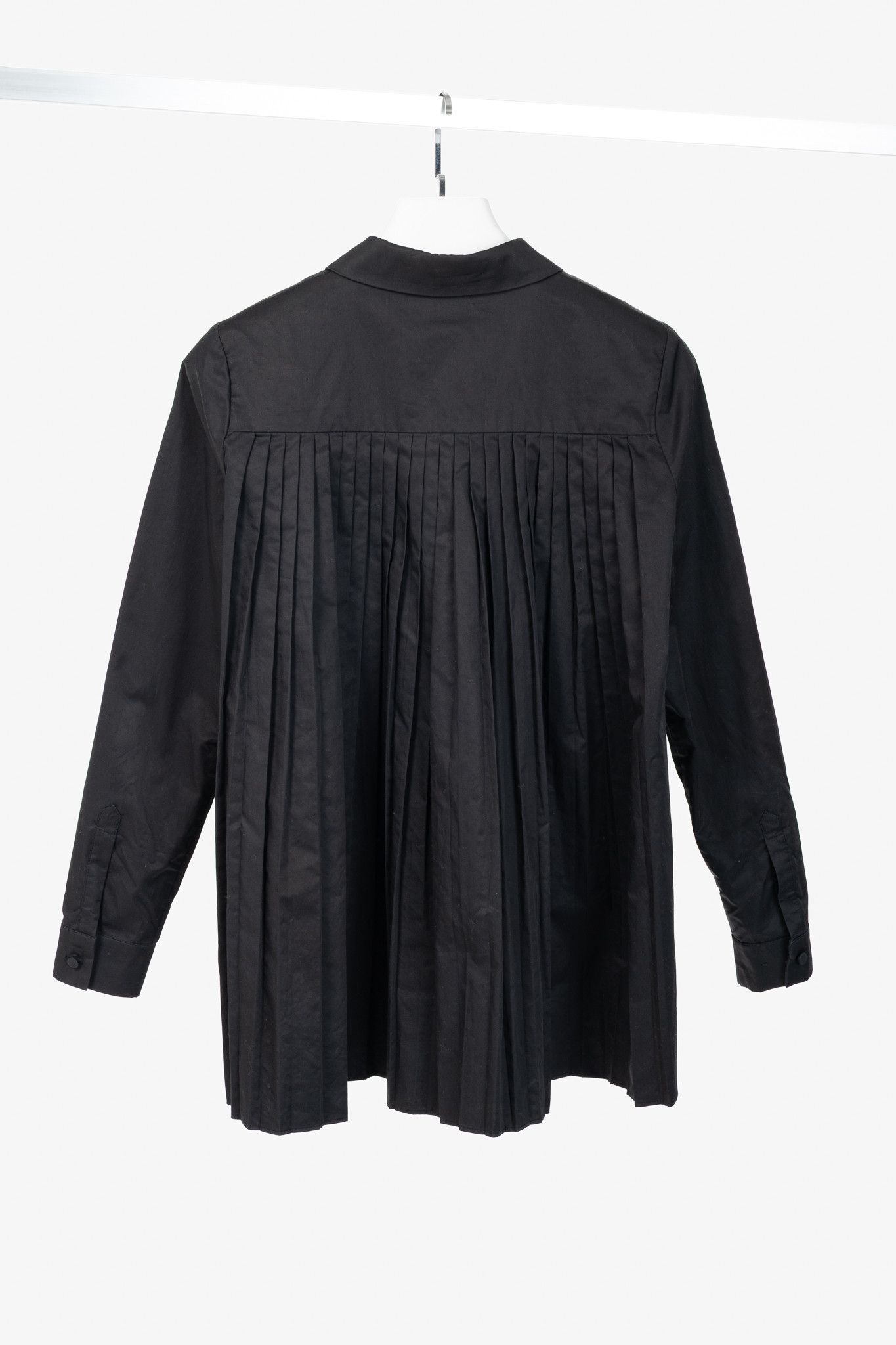 CO Co SS18 Black Cotton Poplin Pleated-Back Shirt Size M / US 6-8 / IT 42-44 - 2 Thumbnail