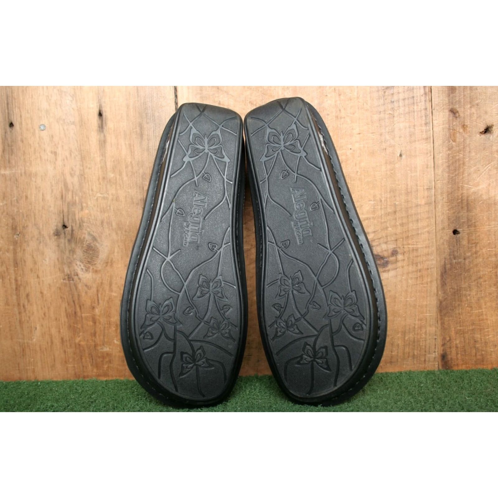 Vintage ALEGRIA Brenna Black Oiled Leather & Neoprene Loafers EVAR 38 ≈ US 8 Women Leather, Neoprene Loafer Casual Hook & Loop Women Size US 8 / IT 38 - 5 Thumbnail