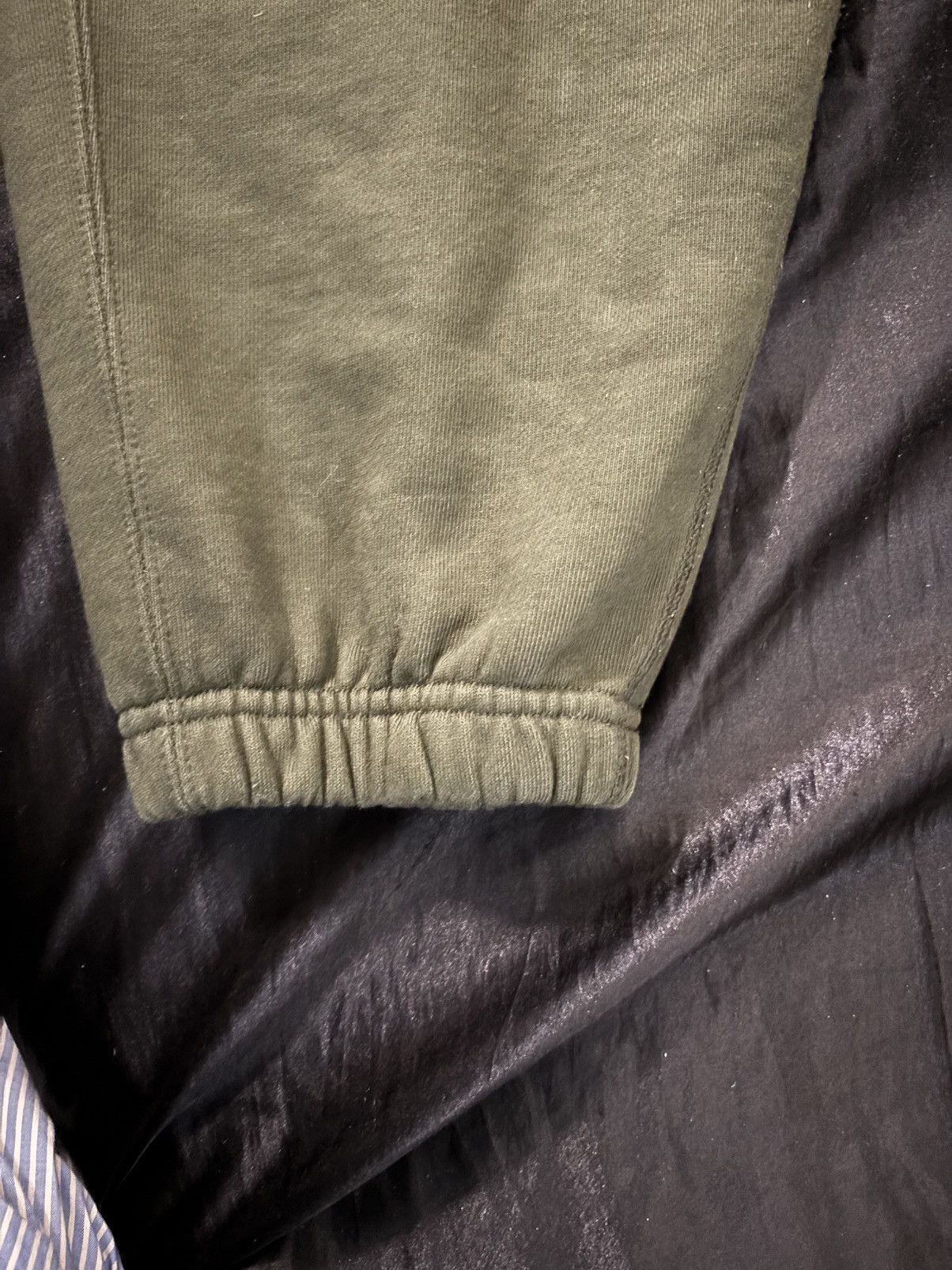 Billie Eilish × Designer × Nike Nike x Billie Eilish Fleece Pants 'Sequoia/Mushroom' Size US 32 / EU 48 - 6 Thumbnail