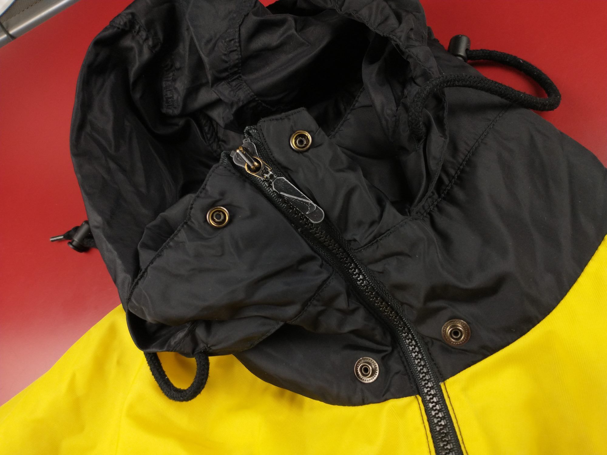 Nike Vintage 90s Nike Jacket Swoosh Black and Yellow Hooded Size US L / EU 52-54 / 3 - 8 Thumbnail