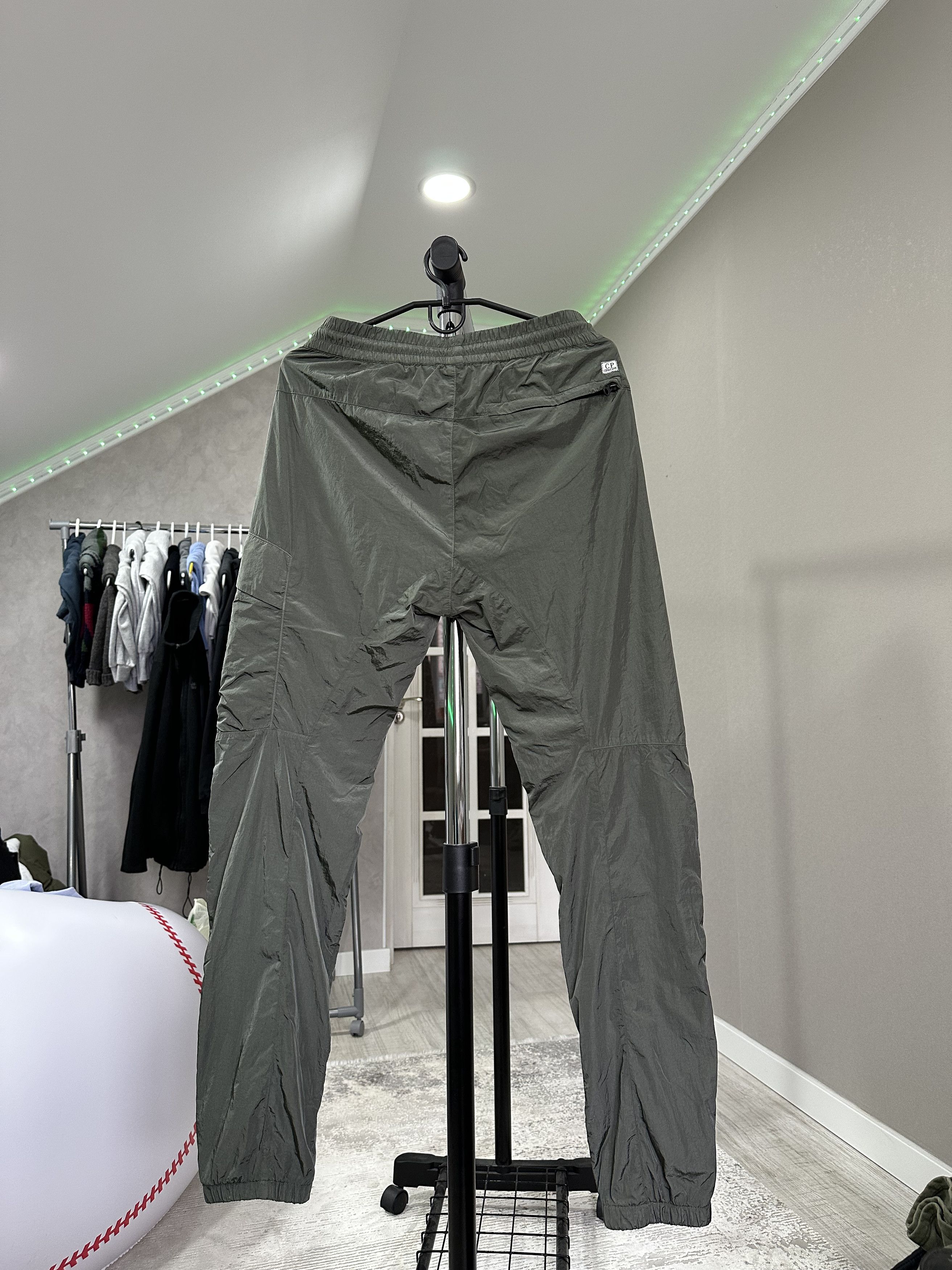 C.P. Company BNWT! C.P. Company Cargo Pants Size US 26 / EU 42 - 2 Thumbnail