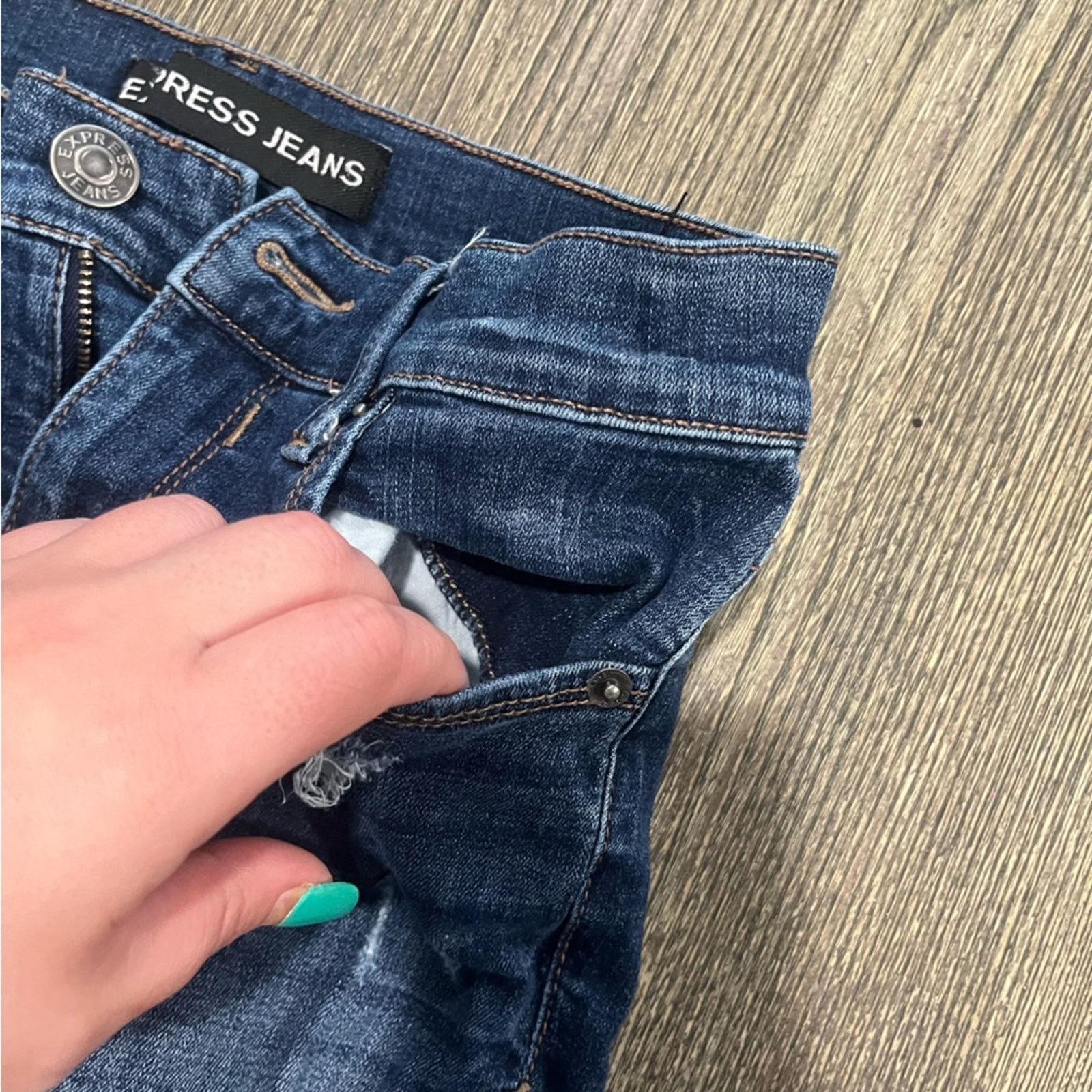Express Express Jeans Mia Legging Mid-Rise Distressed Denim Size 2L Size 26" / US 2 / IT 38 - 4 Thumbnail