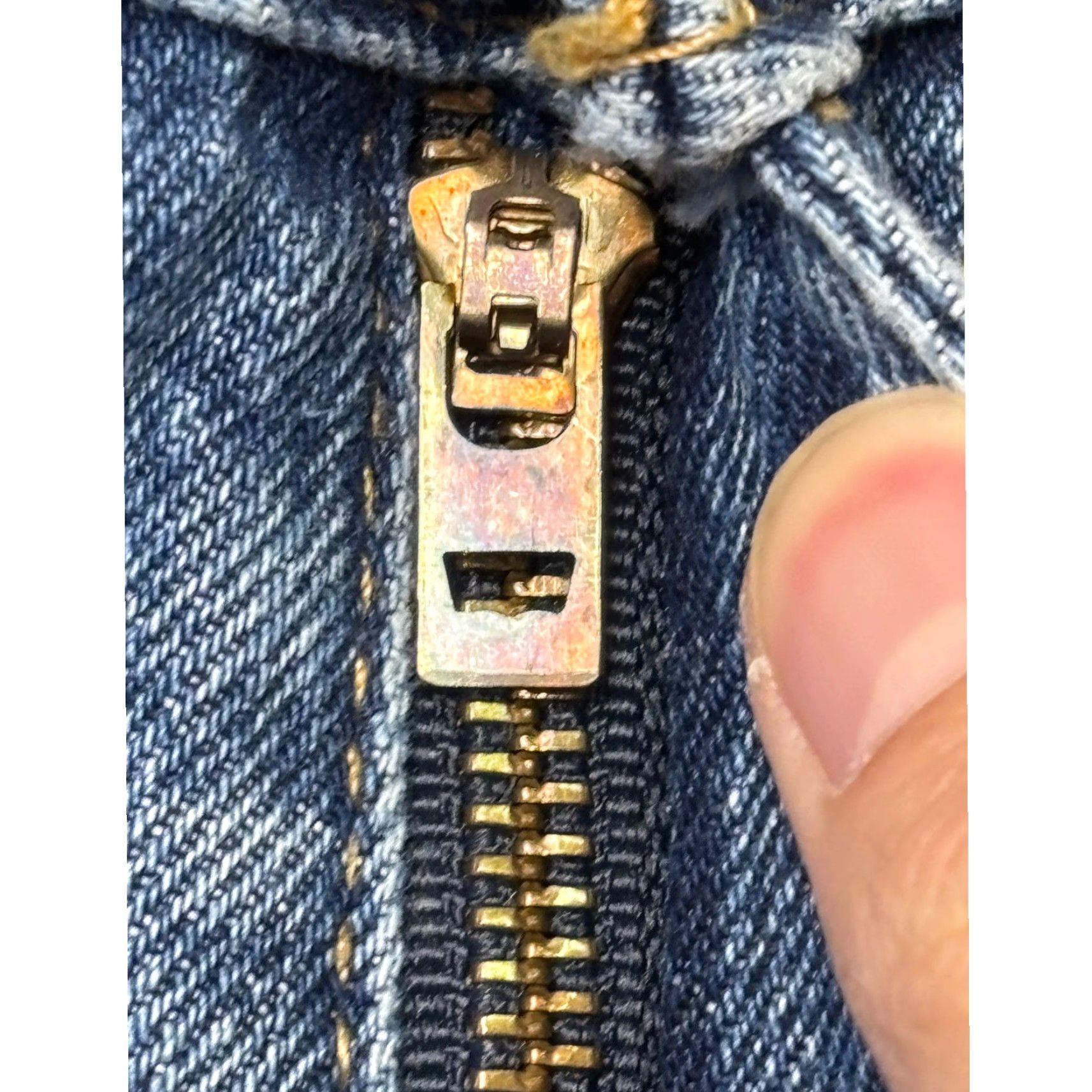 Denime VINTAGE Levi Strauss 505 Jeans Mens Straight Denim Blue 34x29 Regular Waist 34 Inseam 29 Size US 34 / EU 50 - 3 Thumbnail
