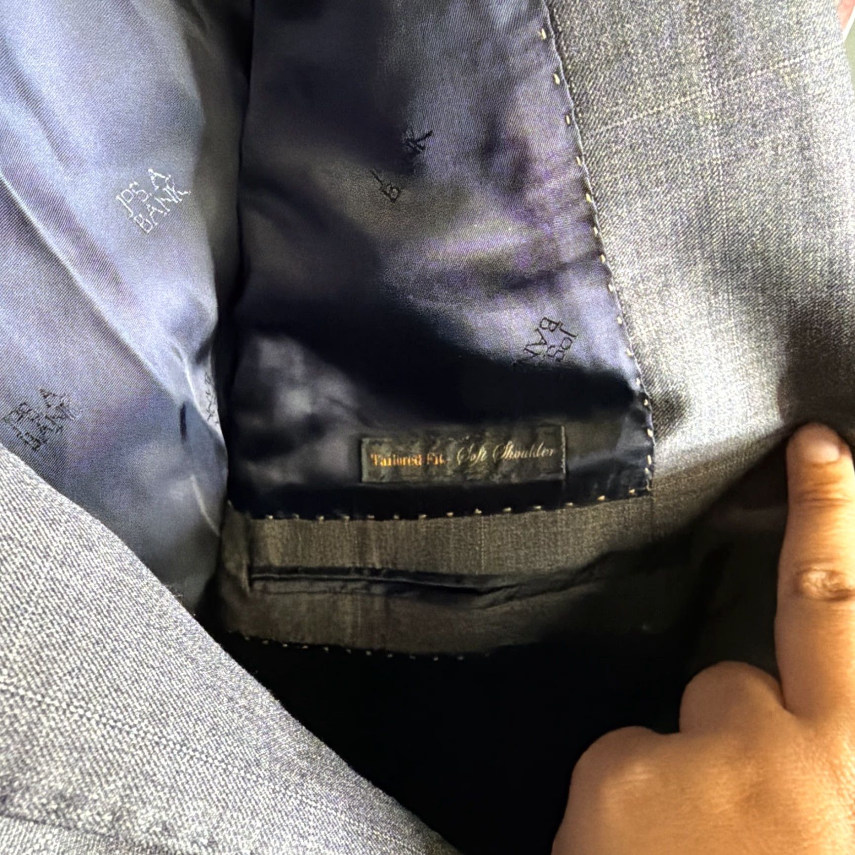 Jos. A. Bank Jos A Bank Reserve Suit Mens 44R Gray 2 Piece Wool Solid Notch Lapel 2-Button Single-Breasted 100% Wool Formal Business Wedding Size 44R - 4 Thumbnail
