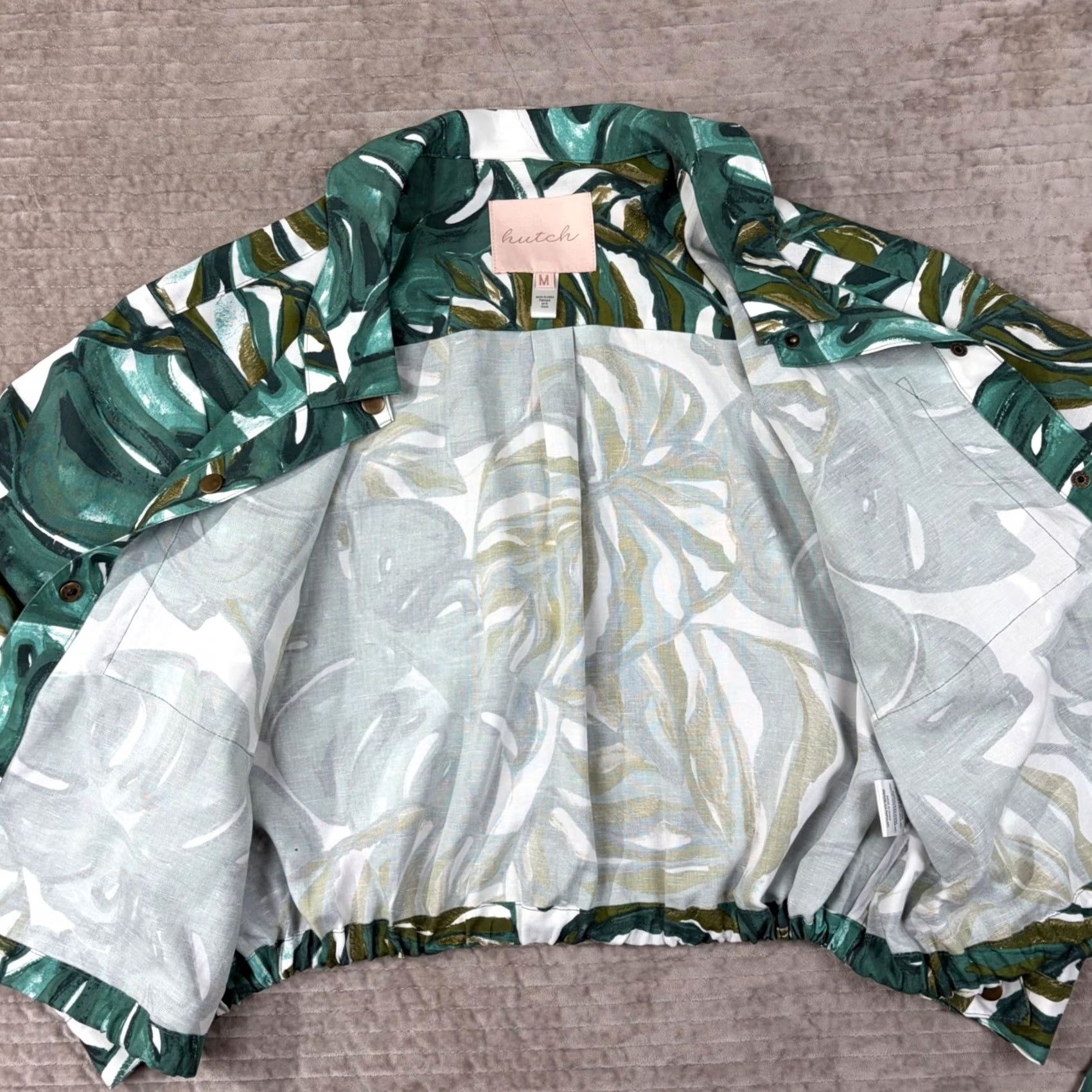 Anthropologie Hutch Cropped Utility Jacket Tropical Monstera Leaf Linen Blend Green M Jacket Women Long Sleeve Button Snap Drawstring Hem Casual Travel Workwear Size M / US 6-8 / IT 42-44 - 3 Thumbnail