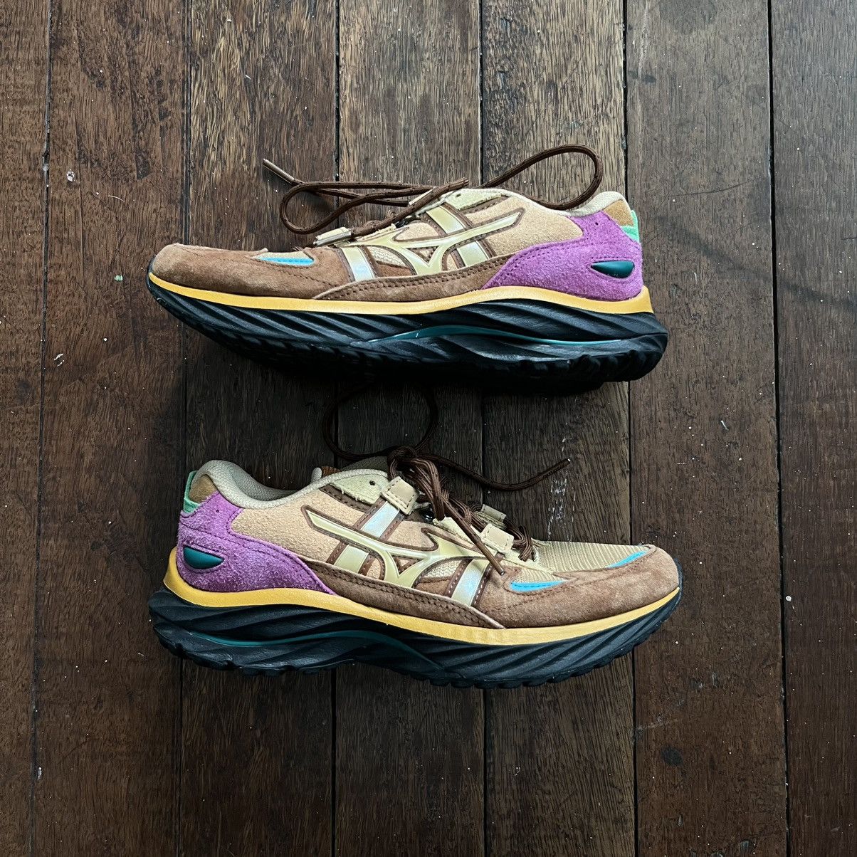Mizuno Mizuno x DIGAWEL Wave Runner Beta Size US 6 / EU 39 - 1 Thumbnail